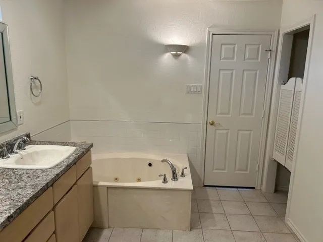 Single Family Residence For Rent in Collin County , 2613 Tulip Drive, Richardson, Texas 75082, 4 Bedroom, 4 Bathroom, 2 Garage spaces, 2,433 Sqft, built in 1989, mls#21401386, Real Estate Agent in Richardson, Homes For Rent in Collin county, Homes For Rent in Richardson, Realtor in Richardson Texas, Real Estate Brokerage Independent Realty Texas, Luminita Cordes Realtor