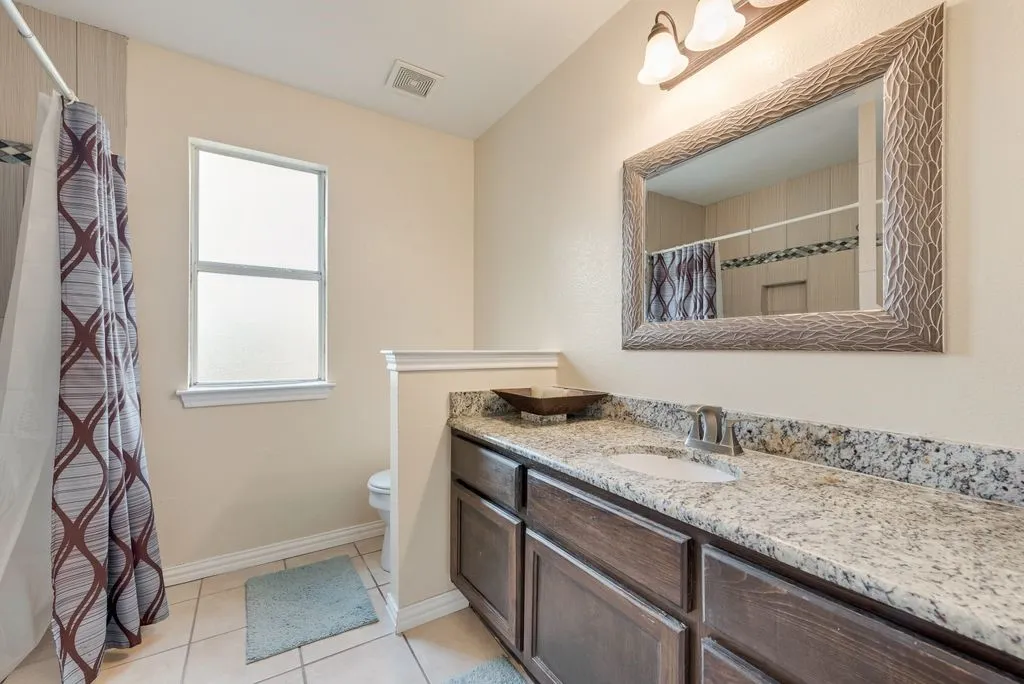 Single Family Residence For Sale in Tarrant County , 5715 Creekhollow Drive, Arlington, Texas 76018, 3 Bedroom, 3 Bathroom, 2 Garage spaces, 2,627 Sqft, built in 1999, mls#21401033, Real Estate Agent in Arlington, Homes For Sale in Tarrant county, Homes For Sale in Arlington, Realtor in Arlington Texas, Real Estate Brokerage Independent Realty Texas, Luminita Cordes Realtor