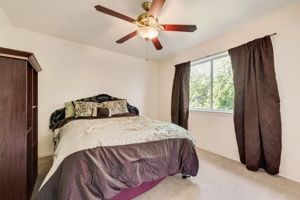 Single Family Residence For Sale in Tarrant County , 5715 Creekhollow Drive, Arlington, Texas 76018, 3 Bedroom, 3 Bathroom, 2 Garage spaces, 2,627 Sqft, built in 1999, mls#21401033, Real Estate Agent in Arlington, Homes For Sale in Tarrant county, Homes For Sale in Arlington, Realtor in Arlington Texas, Real Estate Brokerage Independent Realty Texas, Luminita Cordes Realtor