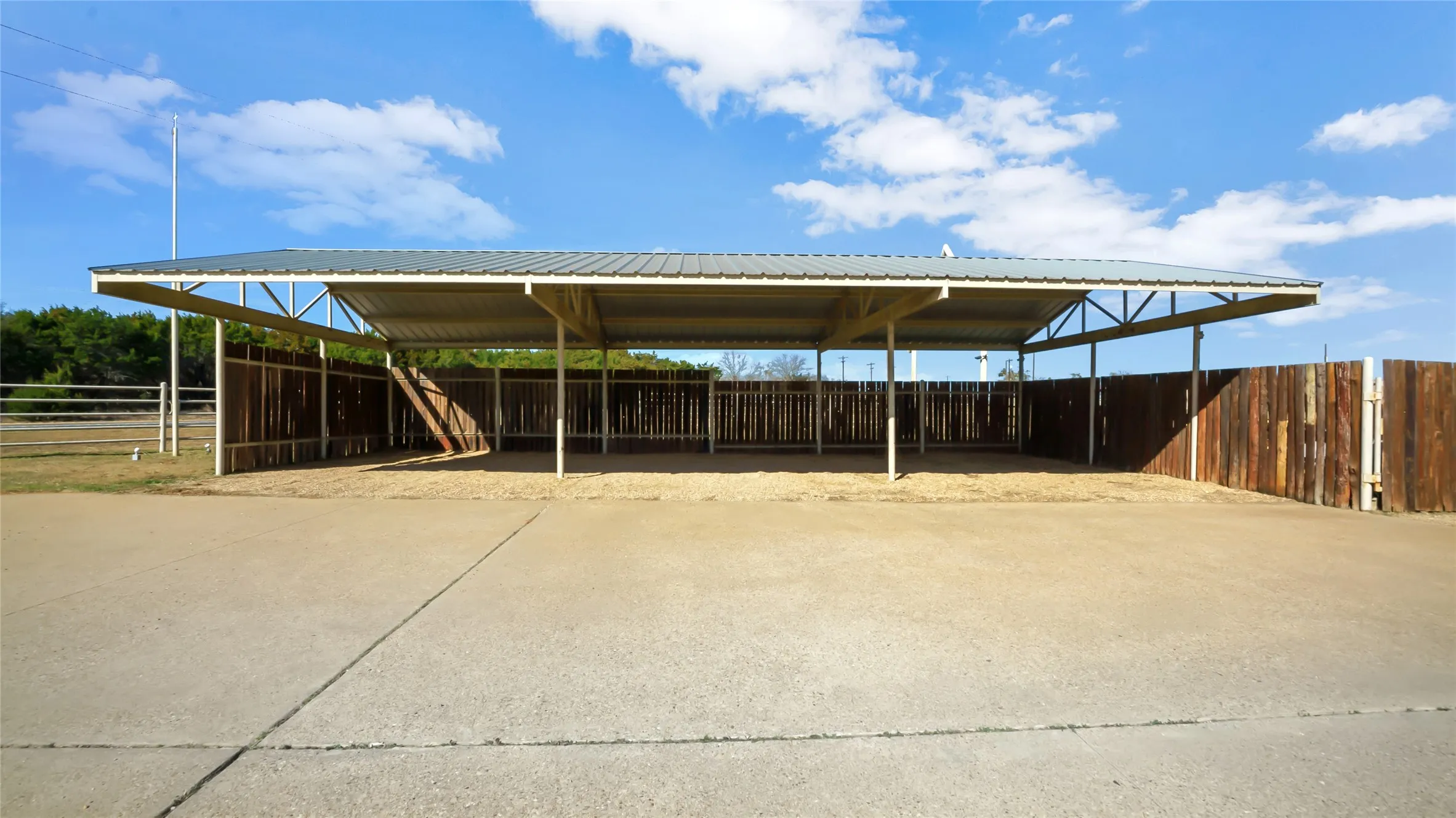 1800 sqft carport