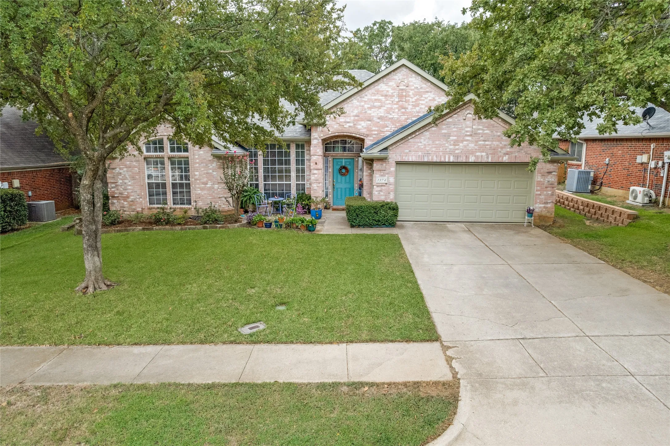 Single Family Residence For Sale in Denton County , 1374 Forest Creek Drive, Lewisville, Texas 75067, 4 Bedroom, 2 Bathroom, 2 Garage spaces, 2,114 Sqft, built in 1997, mls#21398049, Real Estate Agent in Lewisville, Homes For Sale in Denton county, Homes For Sale in Lewisville, Realtor in Lewisville Texas, Real Estate Brokerage Independent Realty Texas, Luminita Cordes Realtor