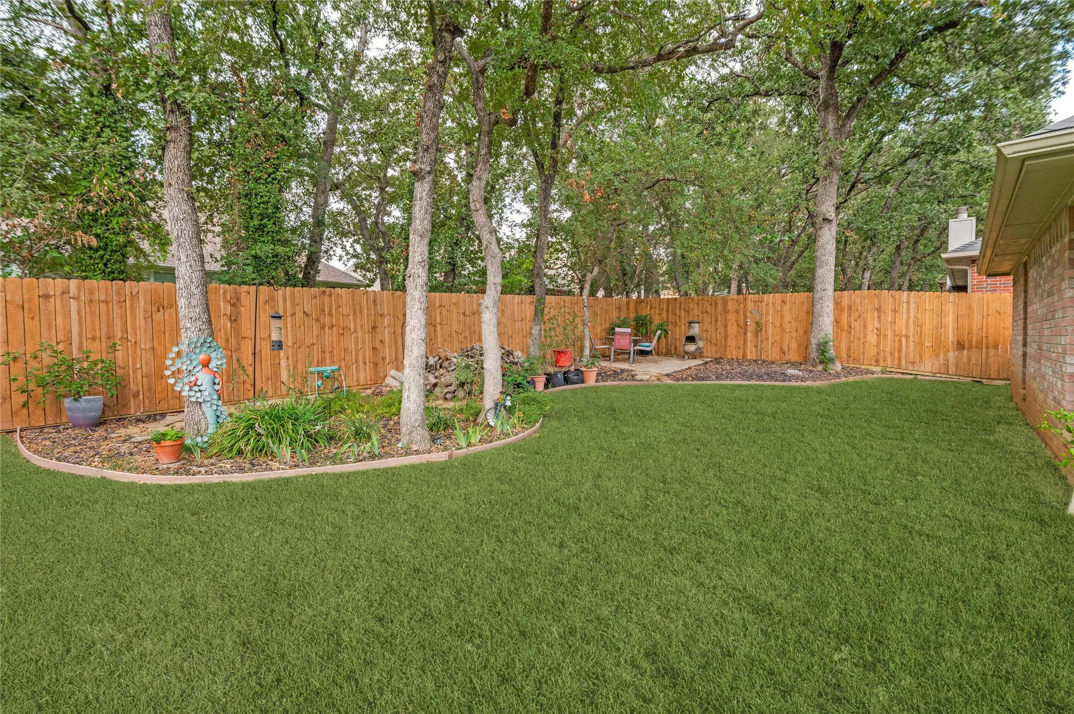 Single Family Residence For Sale in Denton County , 1374 Forest Creek Drive, Lewisville, Texas 75067, 4 Bedroom, 2 Bathroom, 2 Garage spaces, 2,114 Sqft, built in 1997, mls#21398049, Real Estate Agent in Lewisville, Homes For Sale in Denton county, Homes For Sale in Lewisville, Realtor in Lewisville Texas, Real Estate Brokerage Independent Realty Texas, Luminita Cordes Realtor