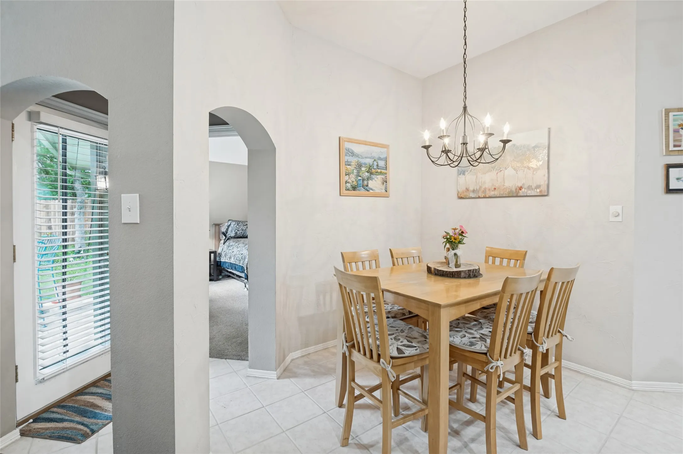 Single Family Residence For Sale in Denton County , 1374 Forest Creek Drive, Lewisville, Texas 75067, 4 Bedroom, 2 Bathroom, 2 Garage spaces, 2,114 Sqft, built in 1997, mls#21398049, Real Estate Agent in Lewisville, Homes For Sale in Denton county, Homes For Sale in Lewisville, Realtor in Lewisville Texas, Real Estate Brokerage Independent Realty Texas, Luminita Cordes Realtor