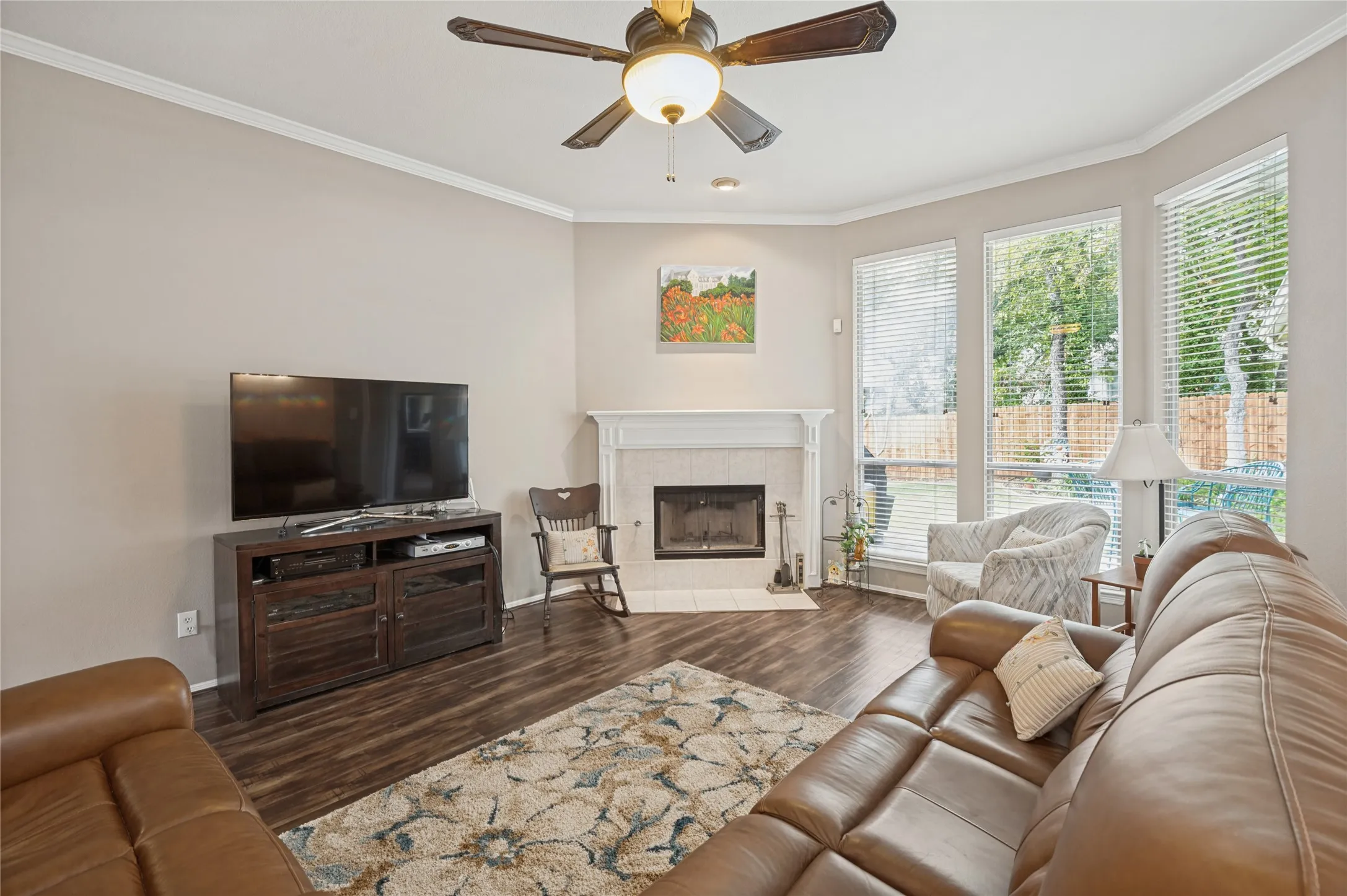 Single Family Residence For Sale in Denton County , 1374 Forest Creek Drive, Lewisville, Texas 75067, 4 Bedroom, 2 Bathroom, 2 Garage spaces, 2,114 Sqft, built in 1997, mls#21398049, Real Estate Agent in Lewisville, Homes For Sale in Denton county, Homes For Sale in Lewisville, Realtor in Lewisville Texas, Real Estate Brokerage Independent Realty Texas, Luminita Cordes Realtor