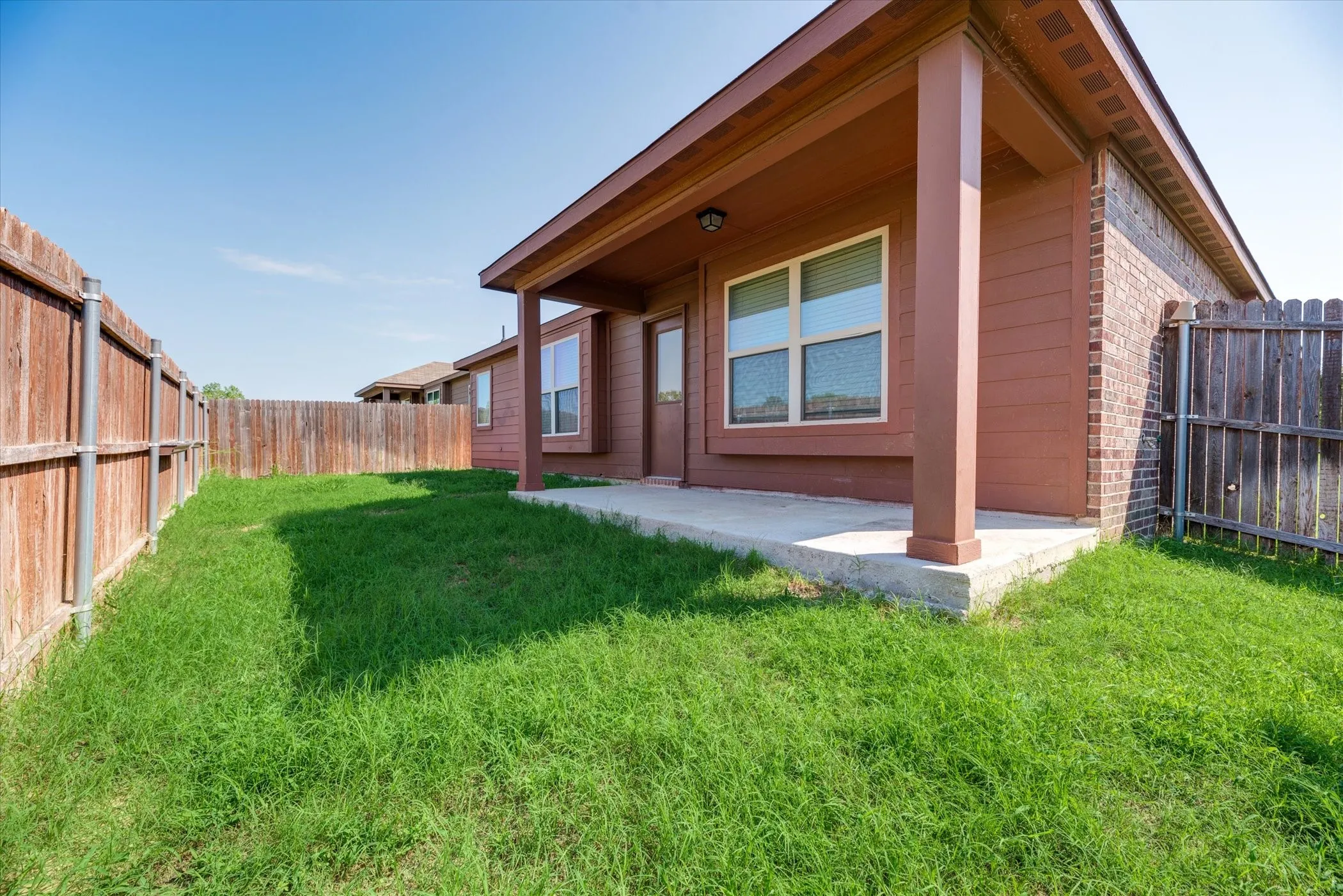 Single Family Residence For Rent in Tarrant County , 4829 Lemon Grove Drive, Fort Worth, Texas 76135, 4 Bedroom, 2 Bathroom, 2 Garage spaces, 1,968 Sqft, built in 2015, mls#21401368, Real Estate Agent in Fort Worth, Homes For Rent in Tarrant county, Homes For Rent in Fort Worth, Realtor in Fort Worth Texas, Real Estate Brokerage Independent Realty Texas, Luminita Cordes Realtor