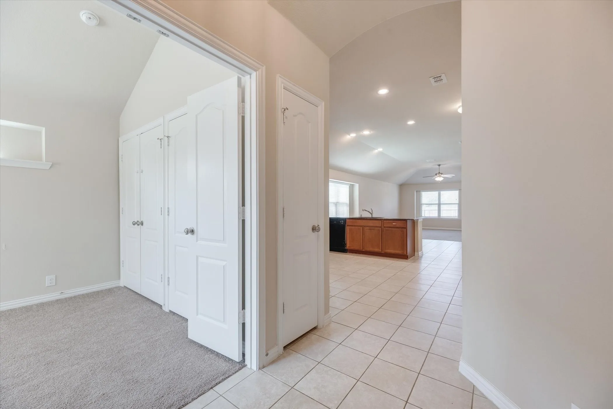 Single Family Residence For Rent in Tarrant County , 4829 Lemon Grove Drive, Fort Worth, Texas 76135, 4 Bedroom, 2 Bathroom, 2 Garage spaces, 1,968 Sqft, built in 2015, mls#21401368, Real Estate Agent in Fort Worth, Homes For Rent in Tarrant county, Homes For Rent in Fort Worth, Realtor in Fort Worth Texas, Real Estate Brokerage Independent Realty Texas, Luminita Cordes Realtor
