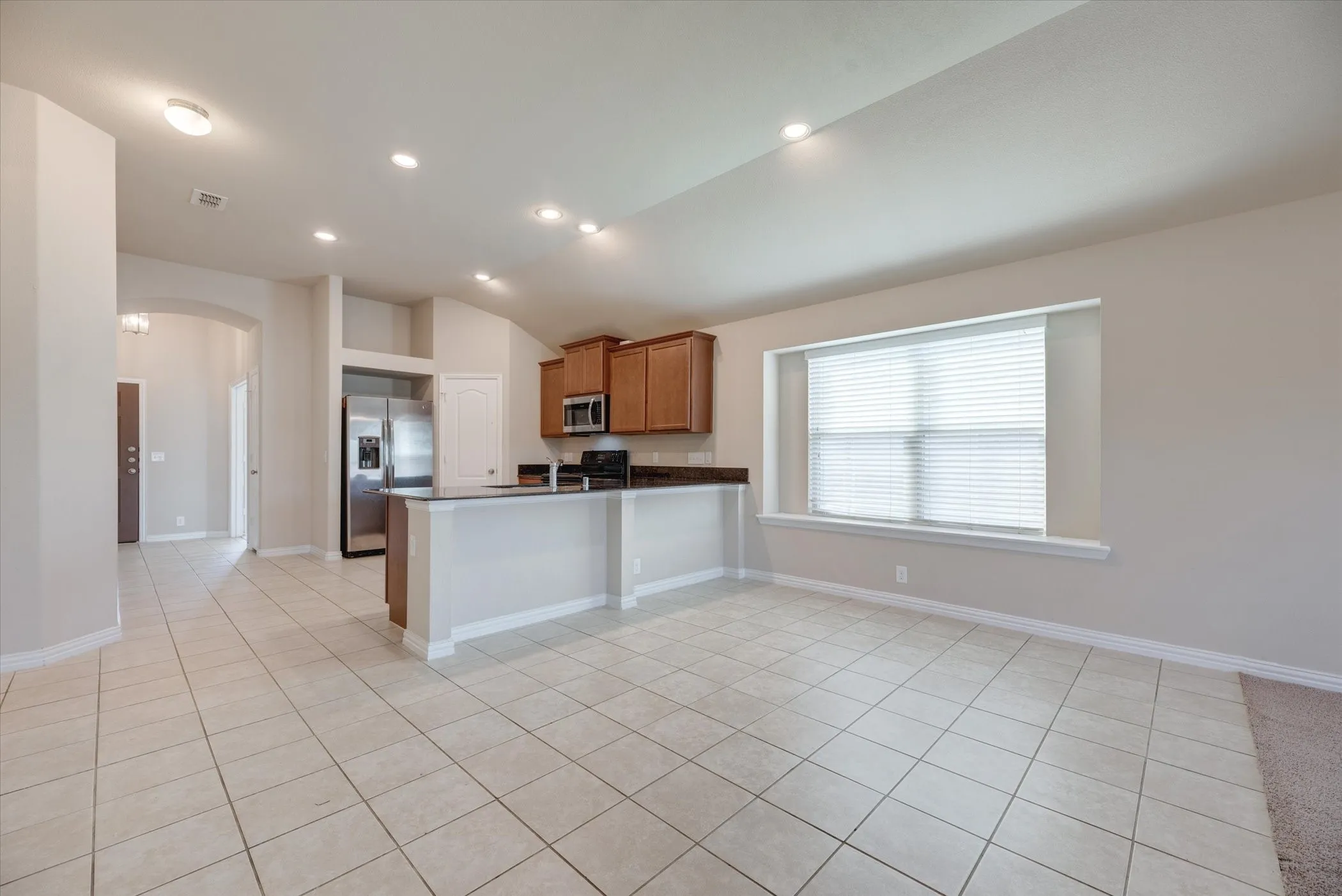 Single Family Residence For Rent in Tarrant County , 4829 Lemon Grove Drive, Fort Worth, Texas 76135, 4 Bedroom, 2 Bathroom, 2 Garage spaces, 1,968 Sqft, built in 2015, mls#21401368, Real Estate Agent in Fort Worth, Homes For Rent in Tarrant county, Homes For Rent in Fort Worth, Realtor in Fort Worth Texas, Real Estate Brokerage Independent Realty Texas, Luminita Cordes Realtor