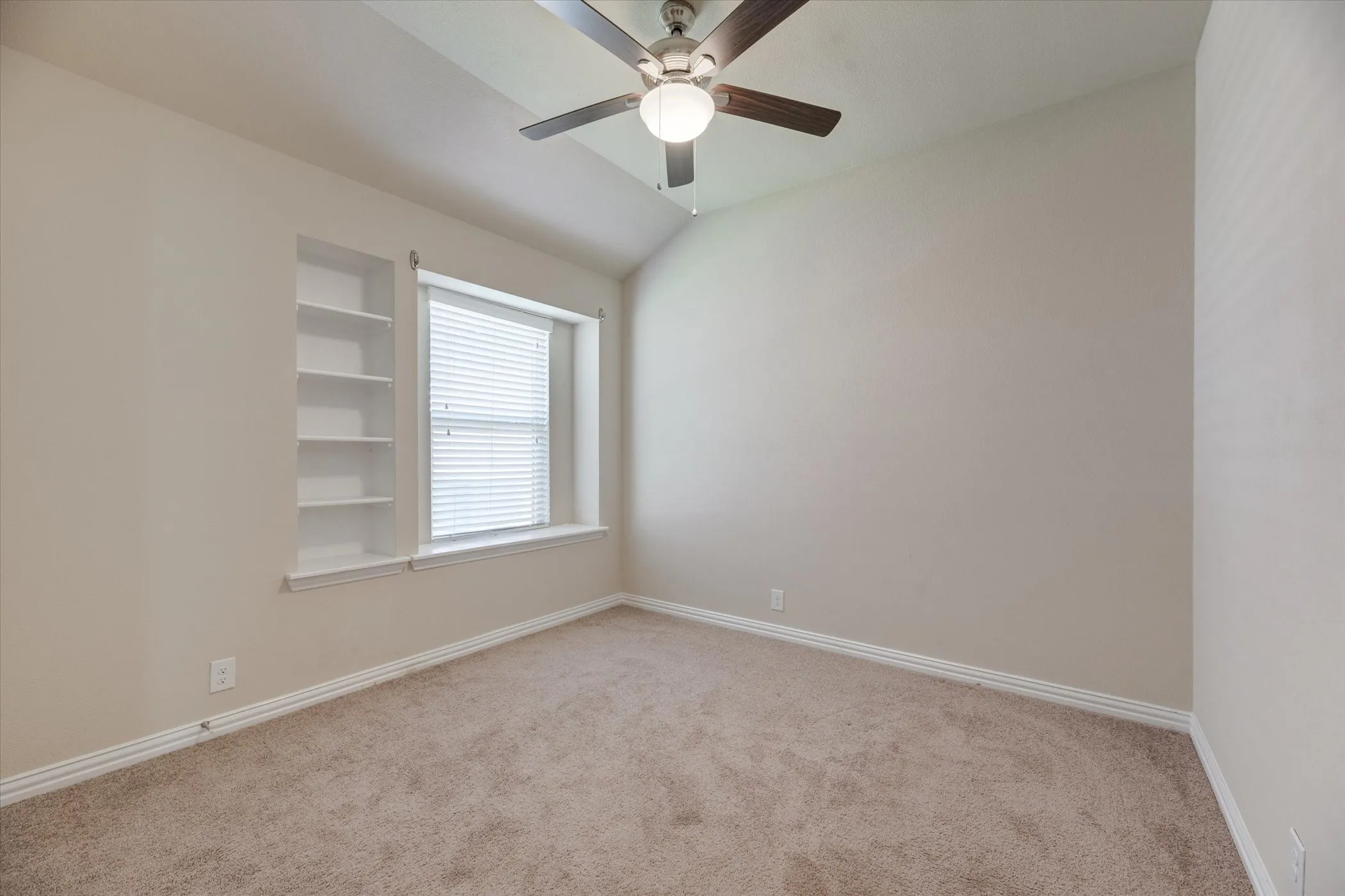Single Family Residence For Rent in Tarrant County , 4829 Lemon Grove Drive, Fort Worth, Texas 76135, 4 Bedroom, 2 Bathroom, 2 Garage spaces, 1,968 Sqft, built in 2015, mls#21401368, Real Estate Agent in Fort Worth, Homes For Rent in Tarrant county, Homes For Rent in Fort Worth, Realtor in Fort Worth Texas, Real Estate Brokerage Independent Realty Texas, Luminita Cordes Realtor