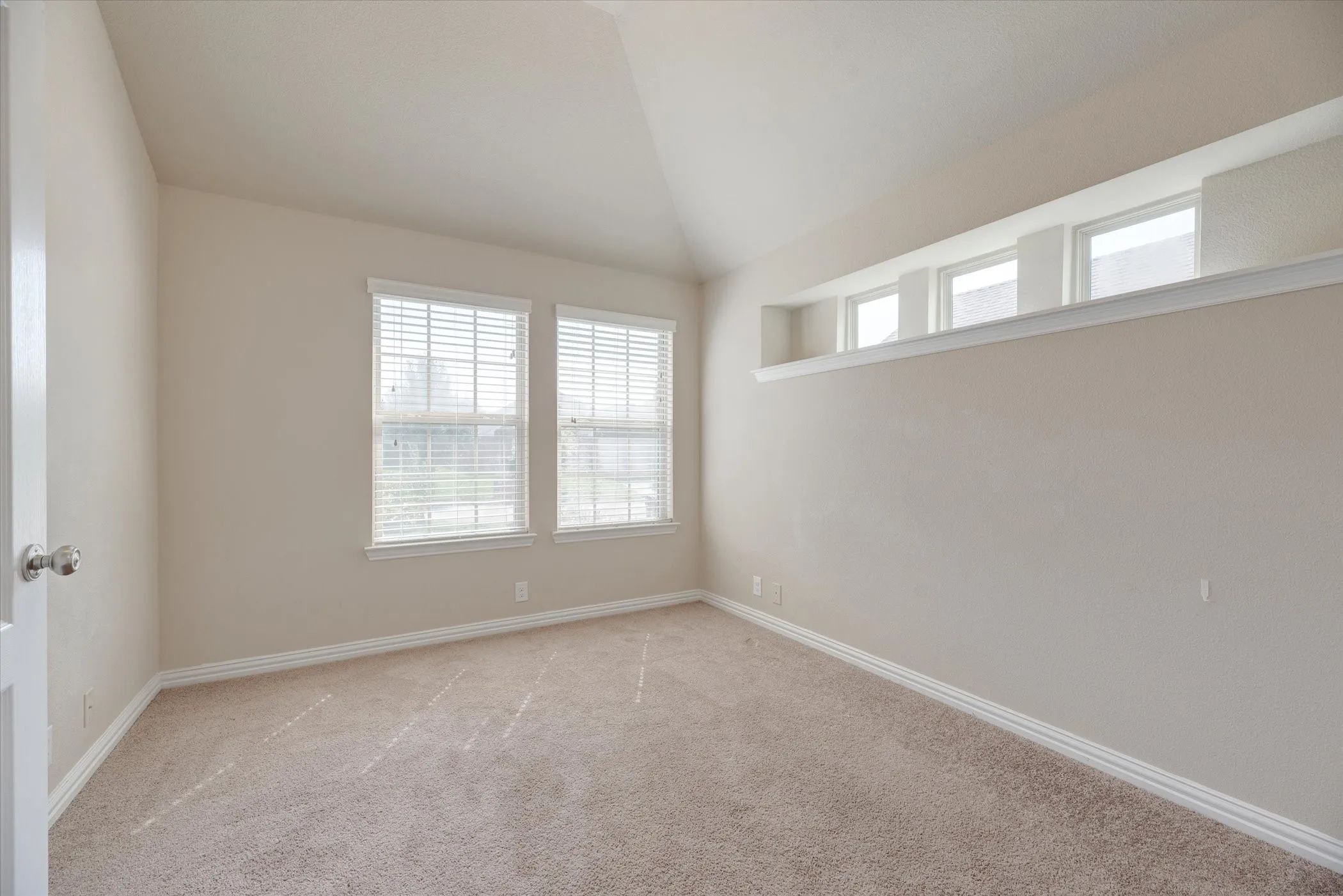 Single Family Residence For Rent in Tarrant County , 4829 Lemon Grove Drive, Fort Worth, Texas 76135, 4 Bedroom, 2 Bathroom, 2 Garage spaces, 1,968 Sqft, built in 2015, mls#21401368, Real Estate Agent in Fort Worth, Homes For Rent in Tarrant county, Homes For Rent in Fort Worth, Realtor in Fort Worth Texas, Real Estate Brokerage Independent Realty Texas, Luminita Cordes Realtor