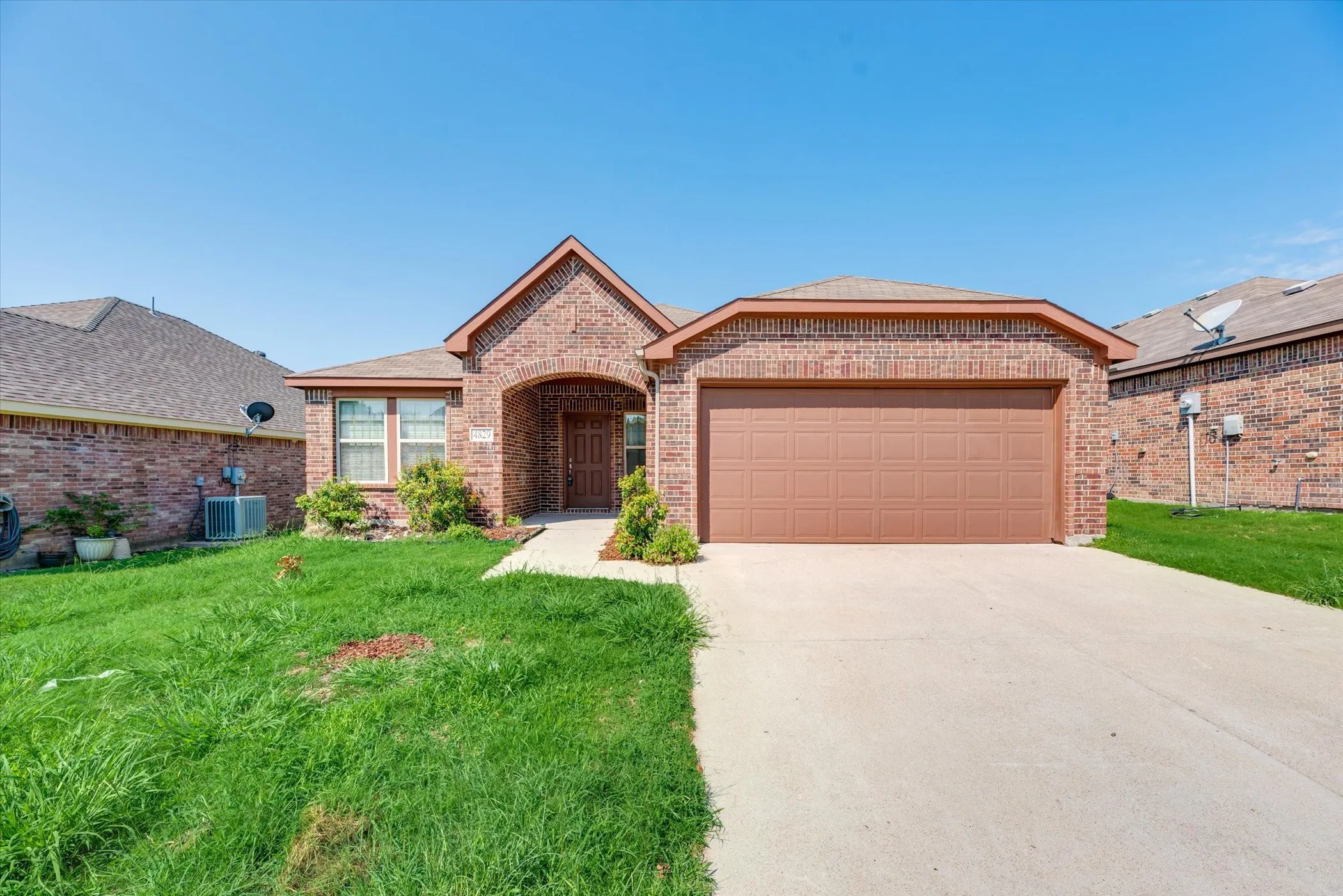 Single Family Residence For Rent in Tarrant County , 4829 Lemon Grove Drive, Fort Worth, Texas 76135, 4 Bedroom, 2 Bathroom, 2 Garage spaces, 1,968 Sqft, built in 2015, mls#21401368, Real Estate Agent in Fort Worth, Homes For Rent in Tarrant county, Homes For Rent in Fort Worth, Realtor in Fort Worth Texas, Real Estate Brokerage Independent Realty Texas, Luminita Cordes Realtor