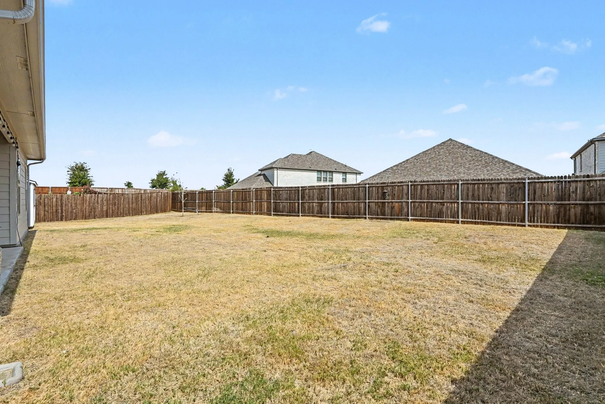 Single Family Residence For Rent in Tarrant County , 10616 Namito Street, Fort Worth, Texas 76179, 4 Bedroom, 4 Bathroom, 2 Garage spaces, 3,051 Sqft, built in 2023, mls#21401394, Real Estate Agent in Fort Worth, Homes For Rent in Tarrant county, Homes For Rent in Fort Worth, Realtor in Fort Worth Texas, Real Estate Brokerage Independent Realty Texas, Luminita Cordes Realtor