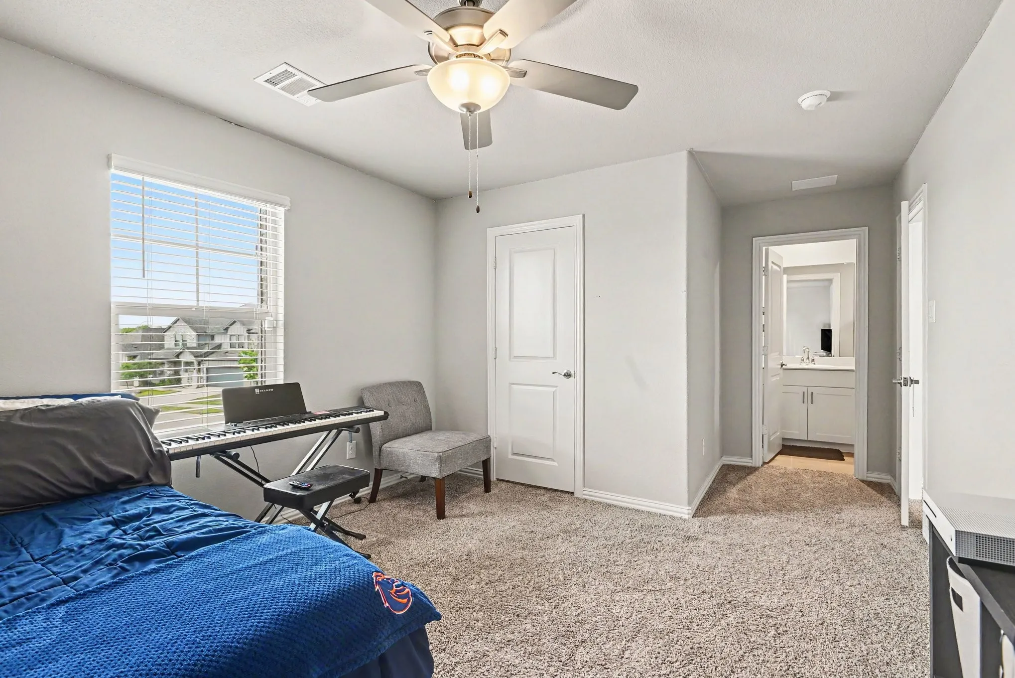 Single Family Residence For Rent in Tarrant County , 10616 Namito Street, Fort Worth, Texas 76179, 4 Bedroom, 4 Bathroom, 2 Garage spaces, 3,051 Sqft, built in 2023, mls#21401394, Real Estate Agent in Fort Worth, Homes For Rent in Tarrant county, Homes For Rent in Fort Worth, Realtor in Fort Worth Texas, Real Estate Brokerage Independent Realty Texas, Luminita Cordes Realtor