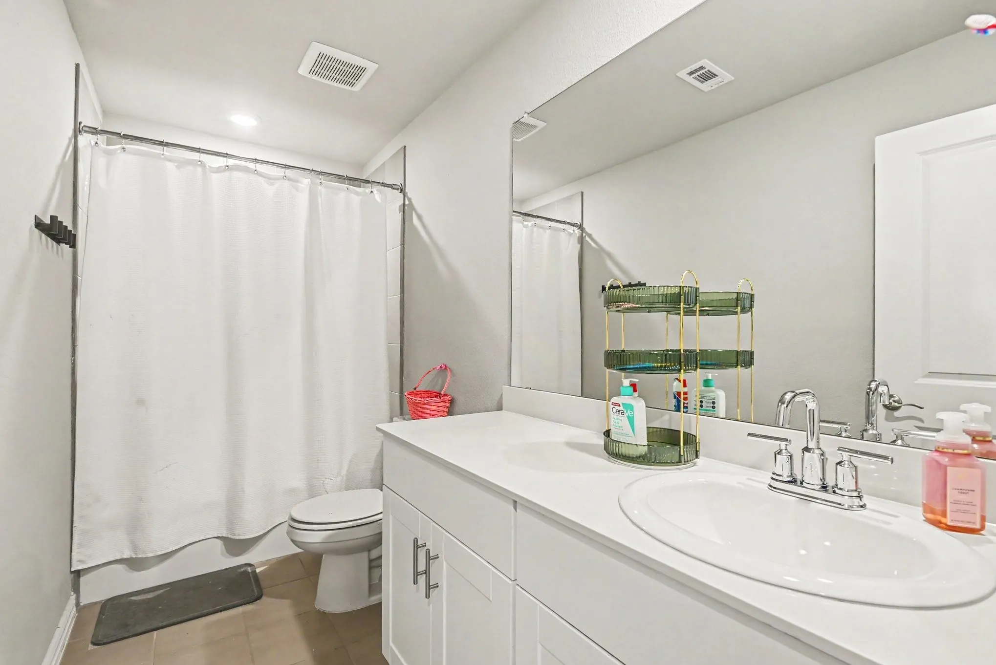 Single Family Residence For Rent in Tarrant County , 10616 Namito Street, Fort Worth, Texas 76179, 4 Bedroom, 4 Bathroom, 2 Garage spaces, 3,051 Sqft, built in 2023, mls#21401394, Real Estate Agent in Fort Worth, Homes For Rent in Tarrant county, Homes For Rent in Fort Worth, Realtor in Fort Worth Texas, Real Estate Brokerage Independent Realty Texas, Luminita Cordes Realtor