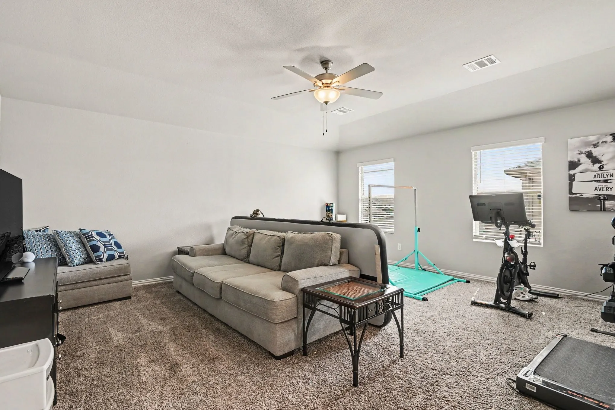 Single Family Residence For Rent in Tarrant County , 10616 Namito Street, Fort Worth, Texas 76179, 4 Bedroom, 4 Bathroom, 2 Garage spaces, 3,051 Sqft, built in 2023, mls#21401394, Real Estate Agent in Fort Worth, Homes For Rent in Tarrant county, Homes For Rent in Fort Worth, Realtor in Fort Worth Texas, Real Estate Brokerage Independent Realty Texas, Luminita Cordes Realtor