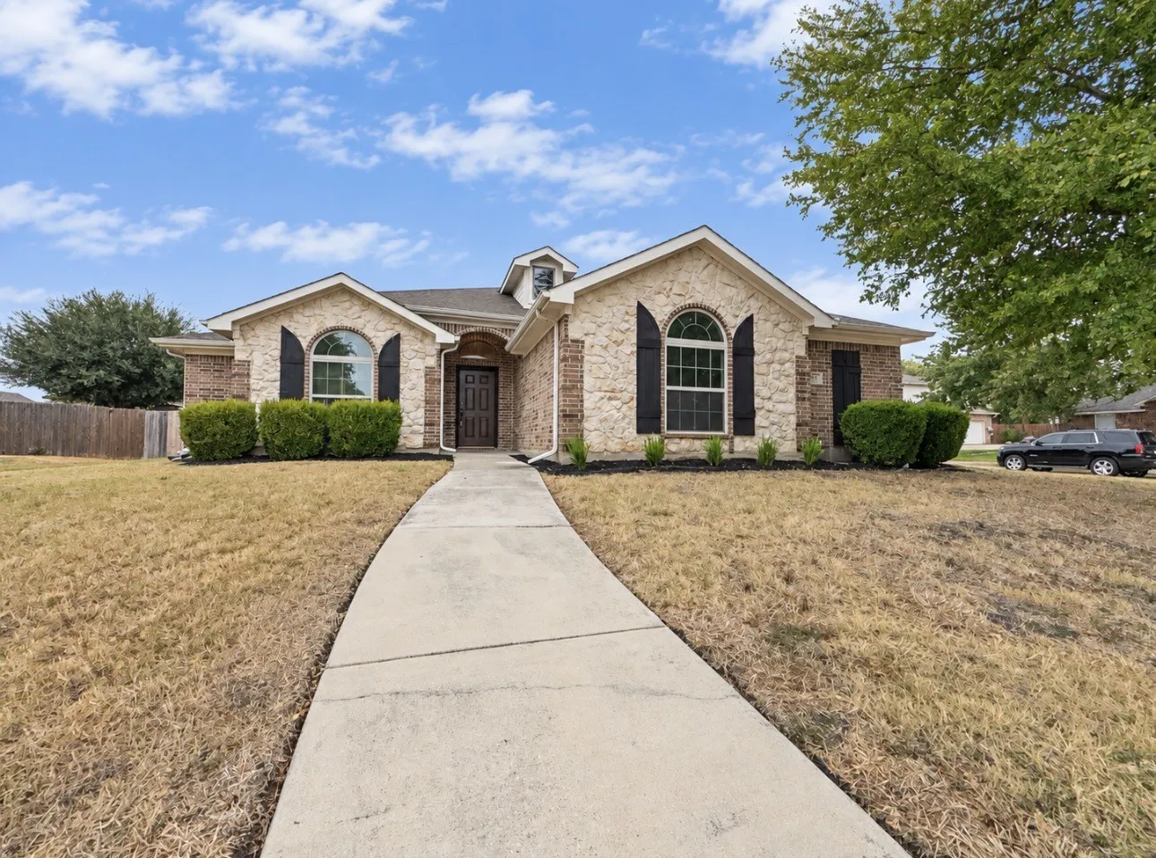 Single Family Residence For Sale in Dallas County , 923 Grouse Road, Glenn Heights, Texas 75154, 3 Bedroom, 2 Bathroom, 2 Garage spaces, 1,791 Sqft, built in 2013, mls#21391803, Real Estate Agent in Glenn Heights, Homes For Sale in Dallas county, Homes For Sale in Glenn Heights, Realtor in Glenn Heights Texas, Real Estate Brokerage Independent Realty Texas, Luminita Cordes Realtor