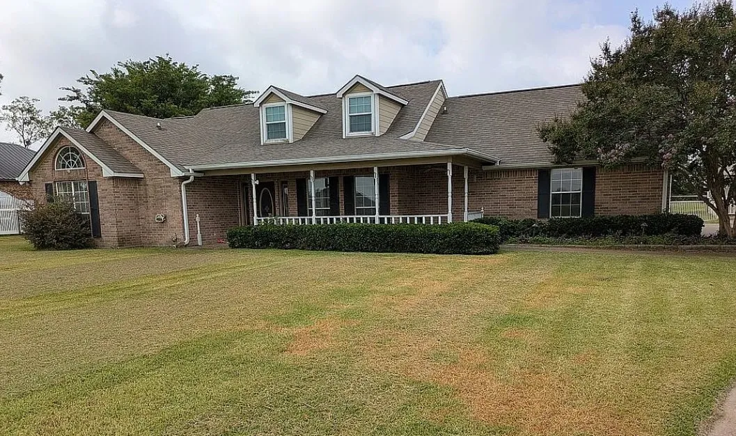 Single Family Residence For Sale in Kaufman County , 626 E Eubank Street, Mabank, Texas 75147, 3 Bedroom, 3 Bathroom, 2 Garage spaces, 2,524 Sqft, built in 2000, mls#21401081, Real Estate Agent in Mabank, Homes For Sale in Kaufman county, Homes For Sale in Mabank, Realtor in Mabank Texas, Real Estate Brokerage Independent Realty Texas, Luminita Cordes Realtor