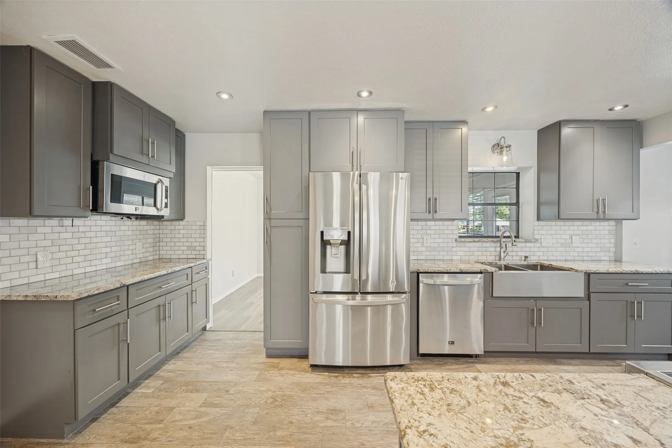 Single Family Residence For Sale in Collin County , 1505 Vera Cruz Drive, Plano, Texas 75074, 3 Bedroom, 3 Bathroom, 2 Garage spaces, 2,326 Sqft, built in 1984, mls#21384916, Real Estate Agent in Plano, Homes For Sale in Collin county, Homes For Sale in Plano, Realtor in Plano Texas, Real Estate Brokerage Independent Realty Texas, Luminita Cordes Realtor