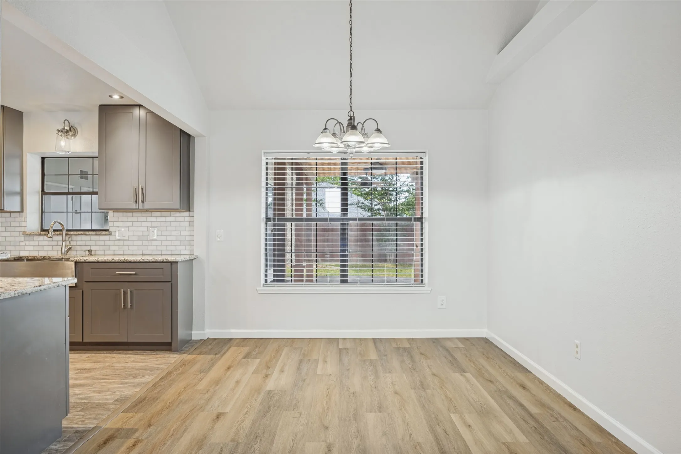 Single Family Residence For Sale in Collin County , 1505 Vera Cruz Drive, Plano, Texas 75074, 3 Bedroom, 3 Bathroom, 2 Garage spaces, 2,326 Sqft, built in 1984, mls#21384916, Real Estate Agent in Plano, Homes For Sale in Collin county, Homes For Sale in Plano, Realtor in Plano Texas, Real Estate Brokerage Independent Realty Texas, Luminita Cordes Realtor