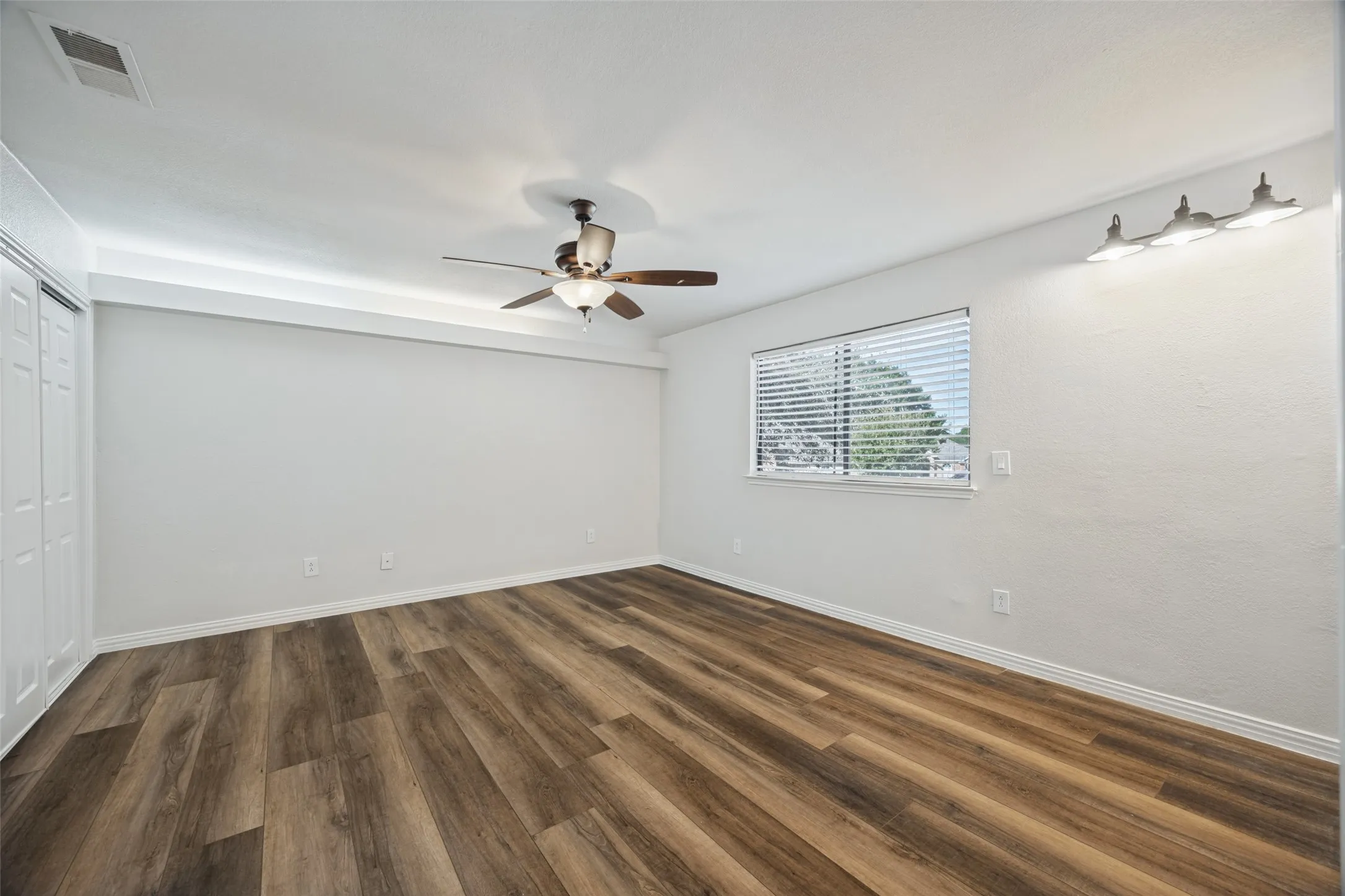 Single Family Residence For Sale in Collin County , 1505 Vera Cruz Drive, Plano, Texas 75074, 3 Bedroom, 3 Bathroom, 2 Garage spaces, 2,326 Sqft, built in 1984, mls#21384916, Real Estate Agent in Plano, Homes For Sale in Collin county, Homes For Sale in Plano, Realtor in Plano Texas, Real Estate Brokerage Independent Realty Texas, Luminita Cordes Realtor