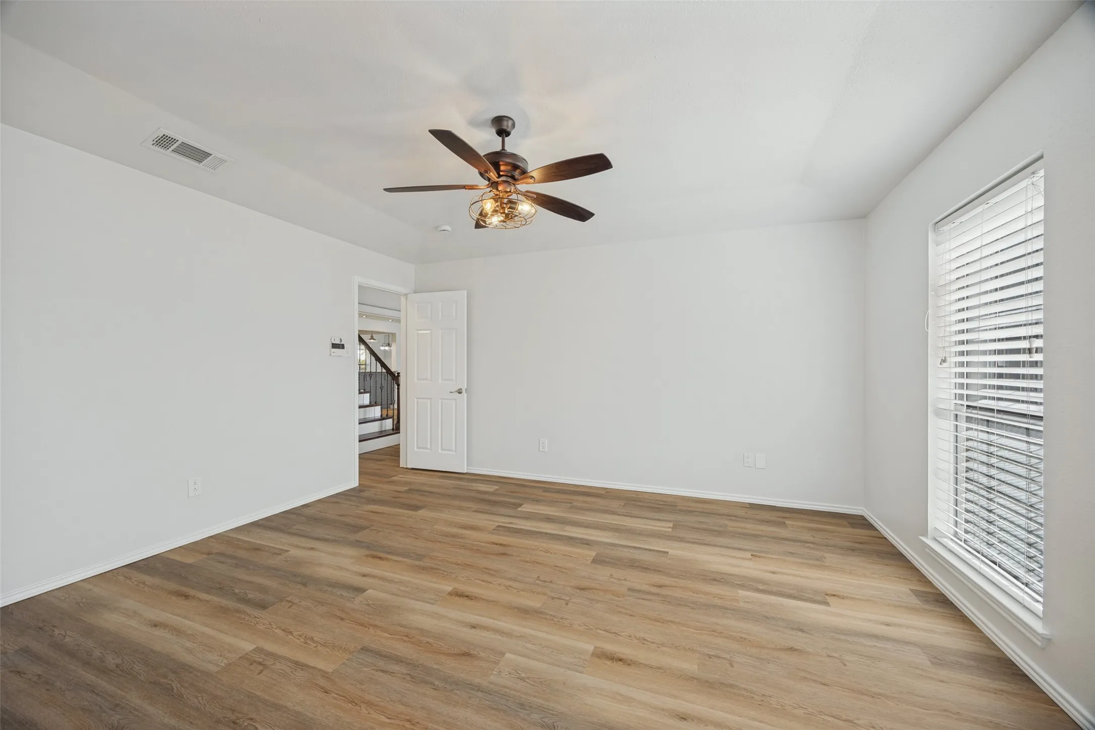Single Family Residence For Sale in Collin County , 1505 Vera Cruz Drive, Plano, Texas 75074, 3 Bedroom, 3 Bathroom, 2 Garage spaces, 2,326 Sqft, built in 1984, mls#21384916, Real Estate Agent in Plano, Homes For Sale in Collin county, Homes For Sale in Plano, Realtor in Plano Texas, Real Estate Brokerage Independent Realty Texas, Luminita Cordes Realtor