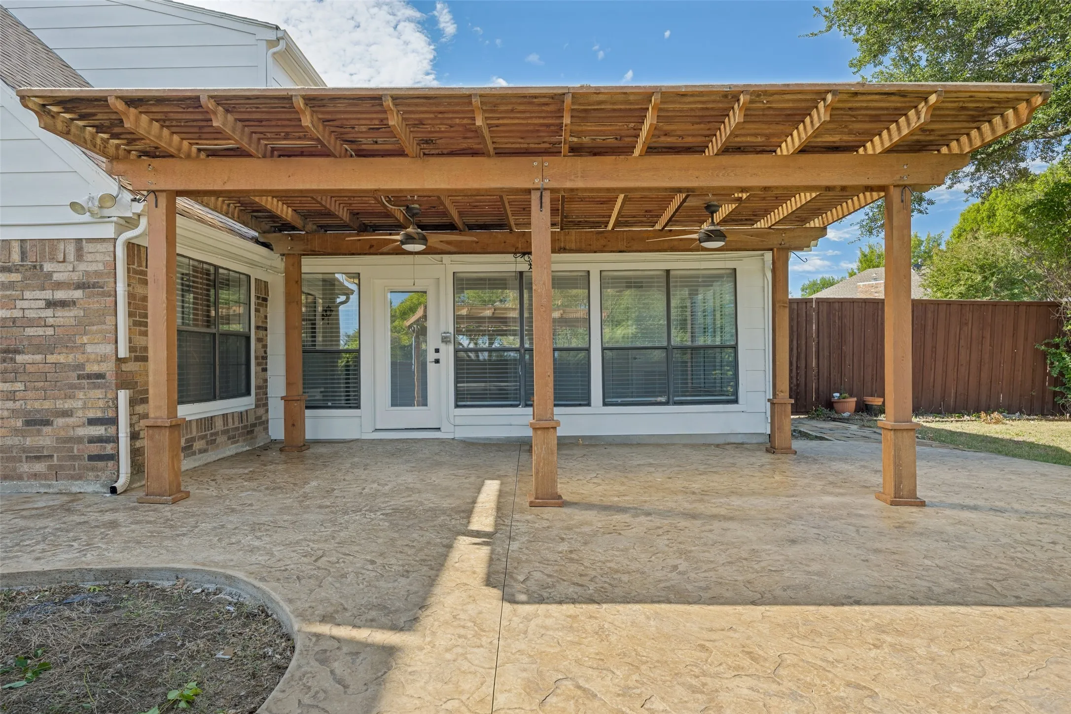 Single Family Residence For Sale in Collin County , 1505 Vera Cruz Drive, Plano, Texas 75074, 3 Bedroom, 3 Bathroom, 2 Garage spaces, 2,326 Sqft, built in 1984, mls#21384916, Real Estate Agent in Plano, Homes For Sale in Collin county, Homes For Sale in Plano, Realtor in Plano Texas, Real Estate Brokerage Independent Realty Texas, Luminita Cordes Realtor