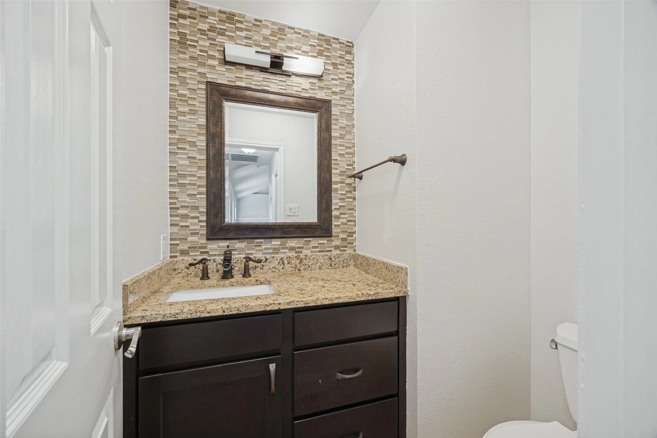 Single Family Residence For Sale in Collin County , 1505 Vera Cruz Drive, Plano, Texas 75074, 3 Bedroom, 3 Bathroom, 2 Garage spaces, 2,326 Sqft, built in 1984, mls#21384916, Real Estate Agent in Plano, Homes For Sale in Collin county, Homes For Sale in Plano, Realtor in Plano Texas, Real Estate Brokerage Independent Realty Texas, Luminita Cordes Realtor