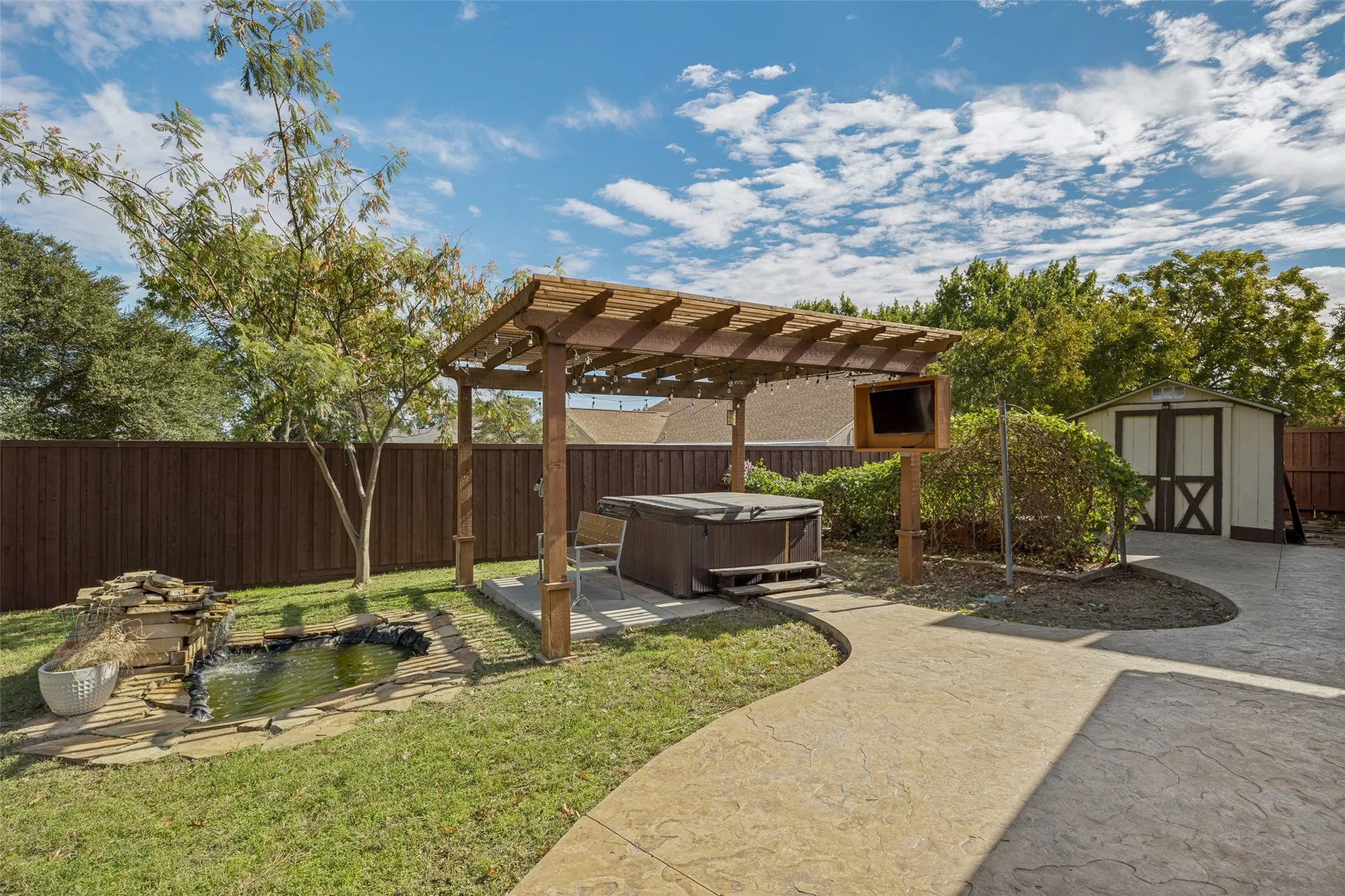 Single Family Residence For Sale in Collin County , 1505 Vera Cruz Drive, Plano, Texas 75074, 3 Bedroom, 3 Bathroom, 2 Garage spaces, 2,326 Sqft, built in 1984, mls#21384916, Real Estate Agent in Plano, Homes For Sale in Collin county, Homes For Sale in Plano, Realtor in Plano Texas, Real Estate Brokerage Independent Realty Texas, Luminita Cordes Realtor