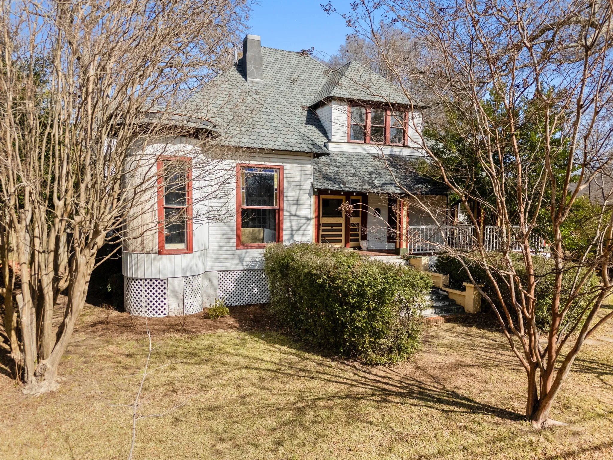 Single Family Residence For Sale in Smith County , 911 W Houston, Tyler, Texas 75702, 3 Bedroom, 2 Bathroom, Garage spaces, 3,360 Sqft, built in 1900, mls#21396548, Real Estate Agent in Tyler, Homes For Sale in Smith county, Homes For Sale in Tyler, Realtor in Tyler Texas, Real Estate Brokerage Independent Realty Texas, Luminita Cordes Realtor