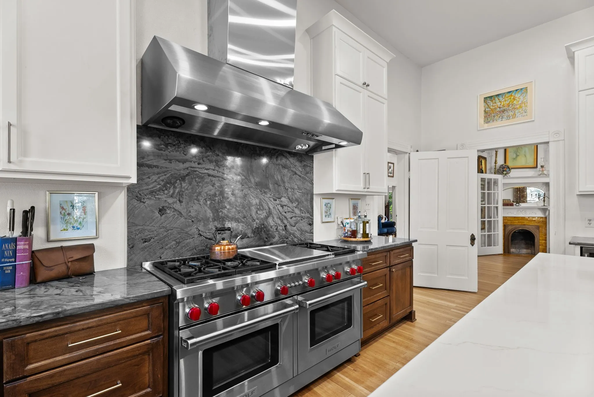 Single Family Residence For Sale in Smith County , 911 W Houston, Tyler, Texas 75702, 3 Bedroom, 2 Bathroom, Garage spaces, 3,360 Sqft, built in 1900, mls#21396548, Real Estate Agent in Tyler, Homes For Sale in Smith county, Homes For Sale in Tyler, Realtor in Tyler Texas, Real Estate Brokerage Independent Realty Texas, Luminita Cordes Realtor