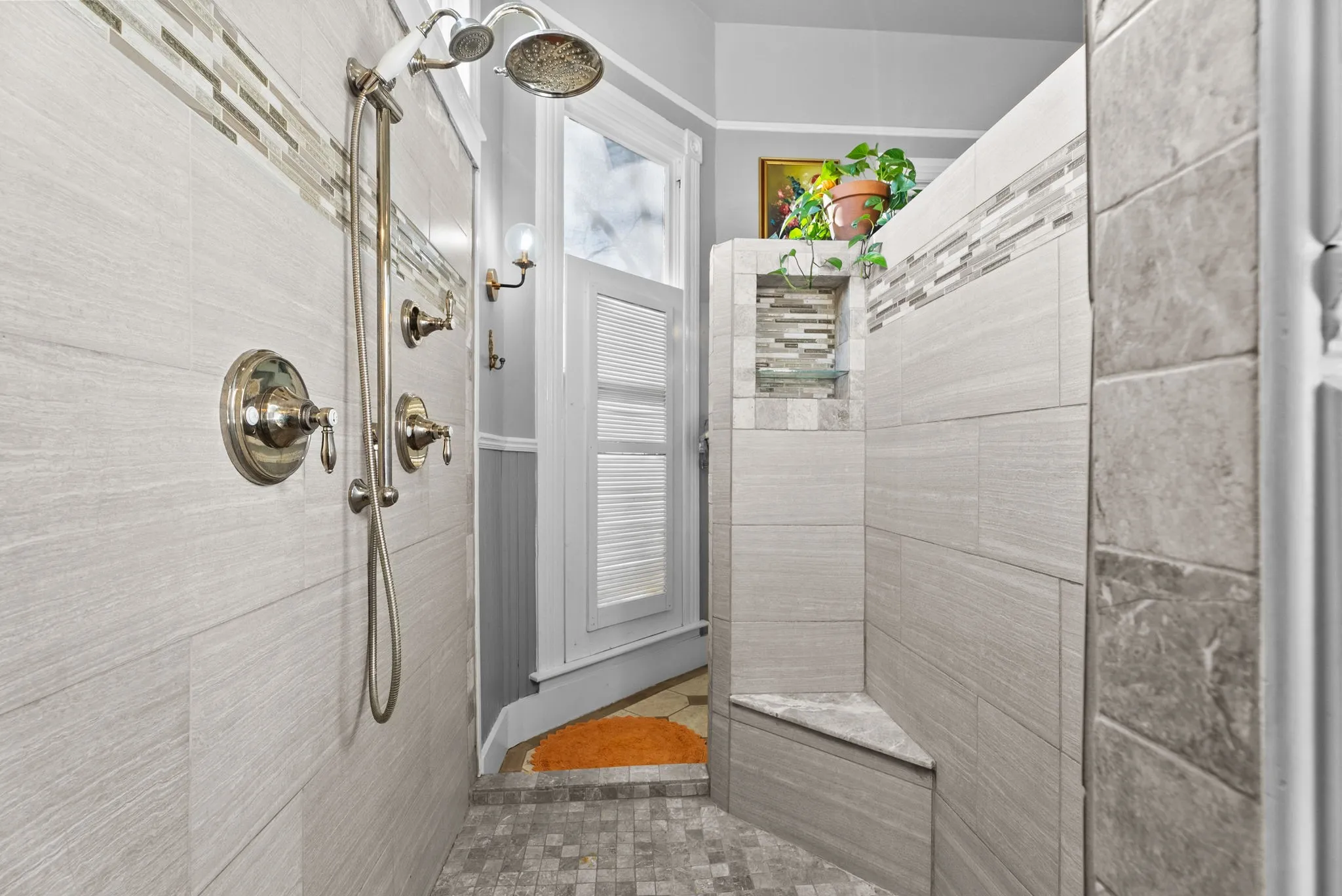 Single Family Residence For Sale in Smith County , 911 W Houston, Tyler, Texas 75702, 3 Bedroom, 2 Bathroom, Garage spaces, 3,360 Sqft, built in 1900, mls#21396548, Real Estate Agent in Tyler, Homes For Sale in Smith county, Homes For Sale in Tyler, Realtor in Tyler Texas, Real Estate Brokerage Independent Realty Texas, Luminita Cordes Realtor