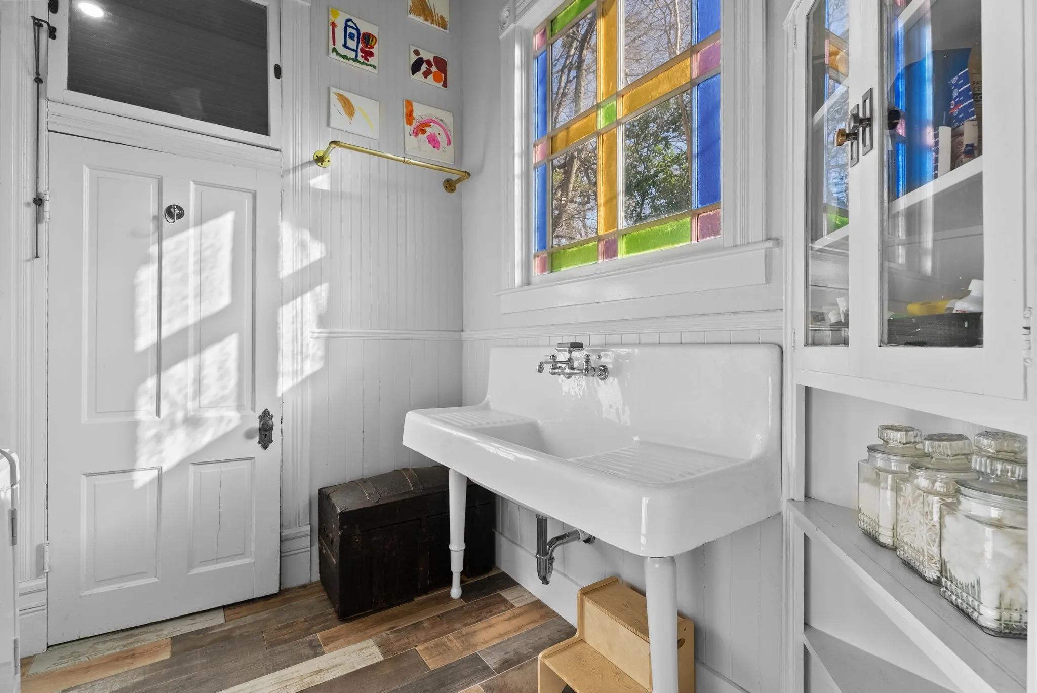 Single Family Residence For Sale in Smith County , 911 W Houston, Tyler, Texas 75702, 3 Bedroom, 2 Bathroom, Garage spaces, 3,360 Sqft, built in 1900, mls#21396548, Real Estate Agent in Tyler, Homes For Sale in Smith county, Homes For Sale in Tyler, Realtor in Tyler Texas, Real Estate Brokerage Independent Realty Texas, Luminita Cordes Realtor