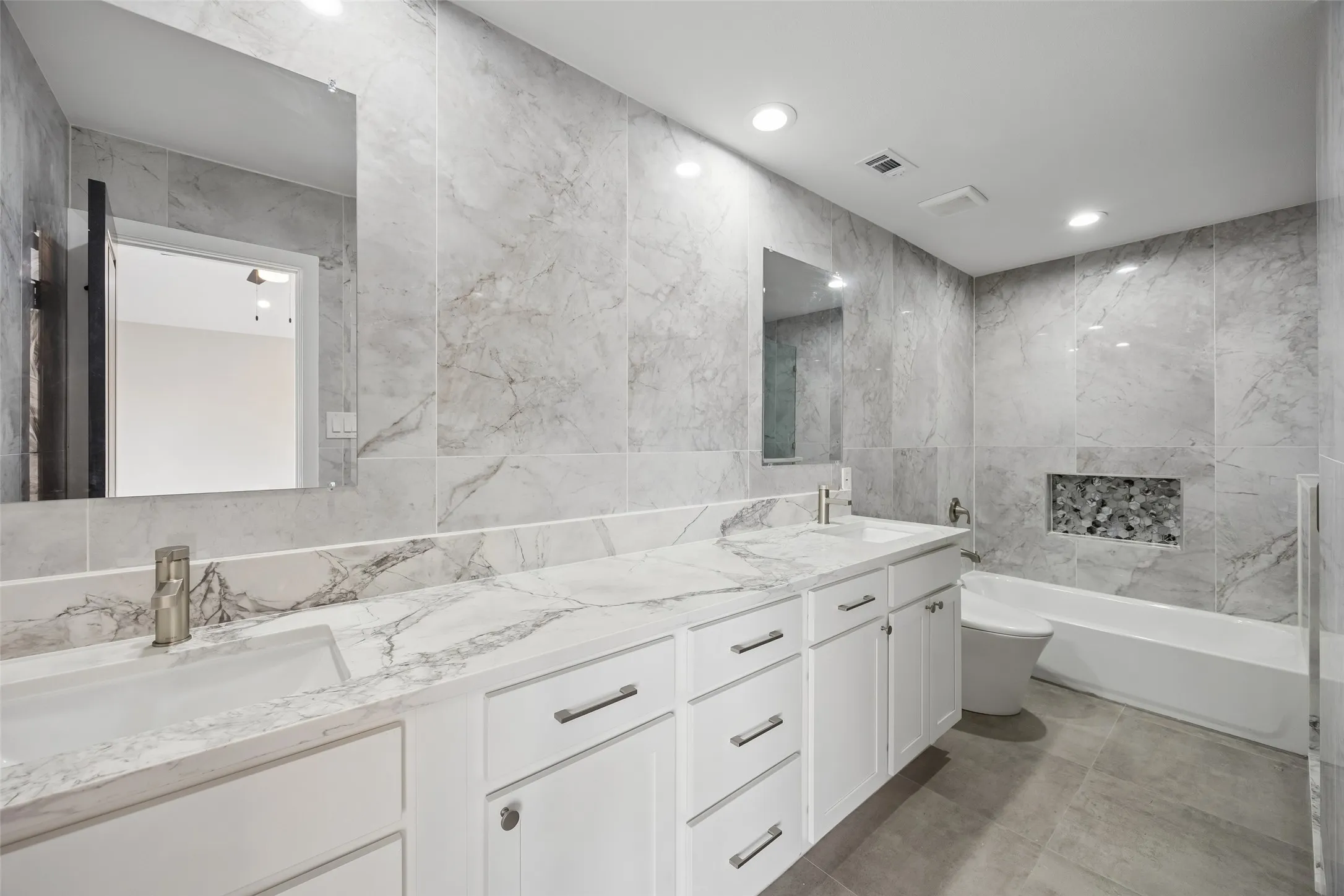 Single Family Residence For Sale in Dallas County , 1717 Palo Alto Drive, Mesquite, Texas 75150, 3 Bedroom, 2 Bathroom, 2 Garage spaces, 1,899 Sqft, built in 1989, mls#21401300, Real Estate Agent in Mesquite, Homes For Sale in Dallas county, Homes For Sale in Mesquite, Realtor in Mesquite Texas, Real Estate Brokerage Independent Realty Texas, Luminita Cordes Realtor