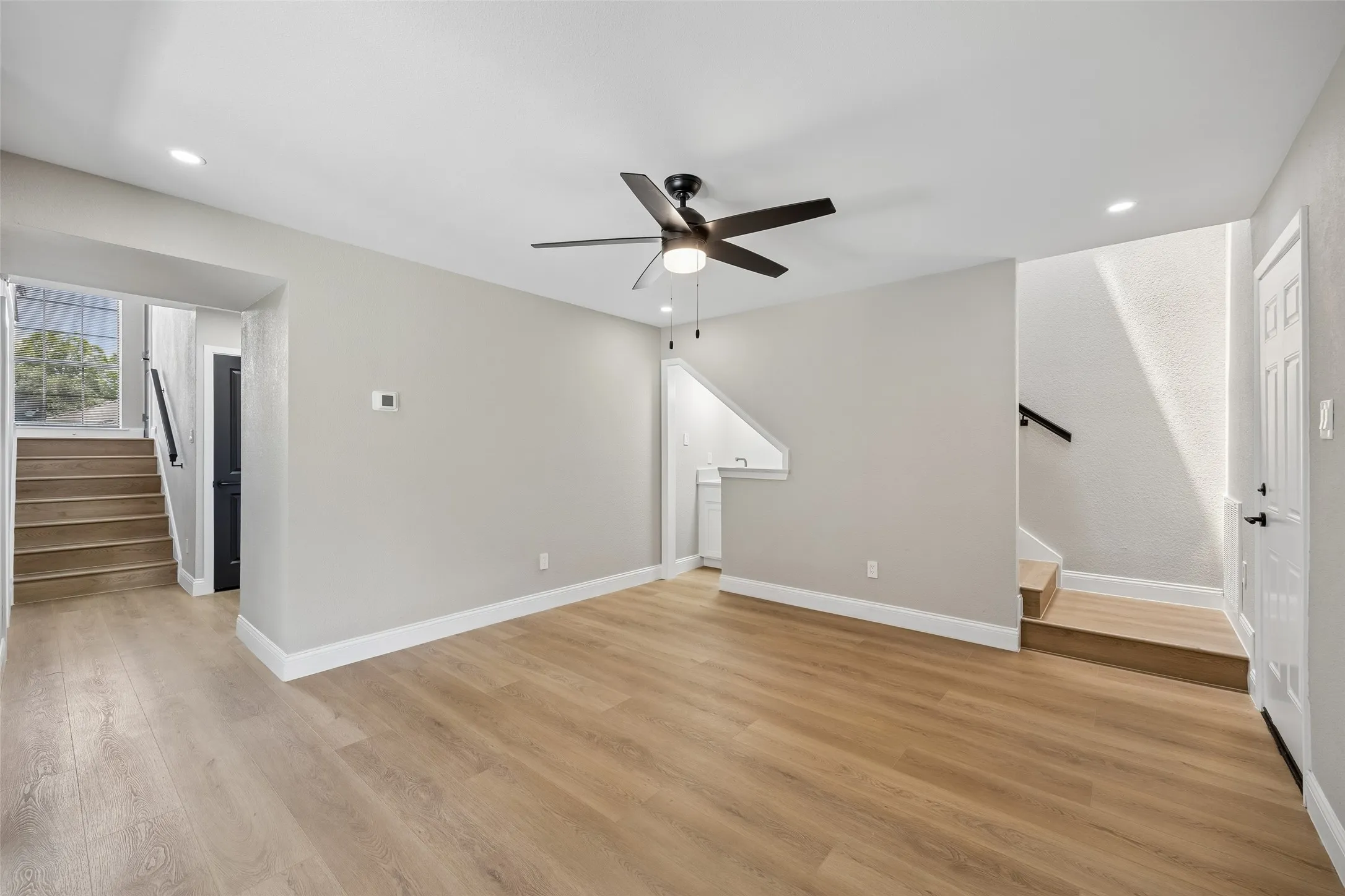 Single Family Residence For Sale in Dallas County , 1717 Palo Alto Drive, Mesquite, Texas 75150, 3 Bedroom, 2 Bathroom, 2 Garage spaces, 1,899 Sqft, built in 1989, mls#21401300, Real Estate Agent in Mesquite, Homes For Sale in Dallas county, Homes For Sale in Mesquite, Realtor in Mesquite Texas, Real Estate Brokerage Independent Realty Texas, Luminita Cordes Realtor