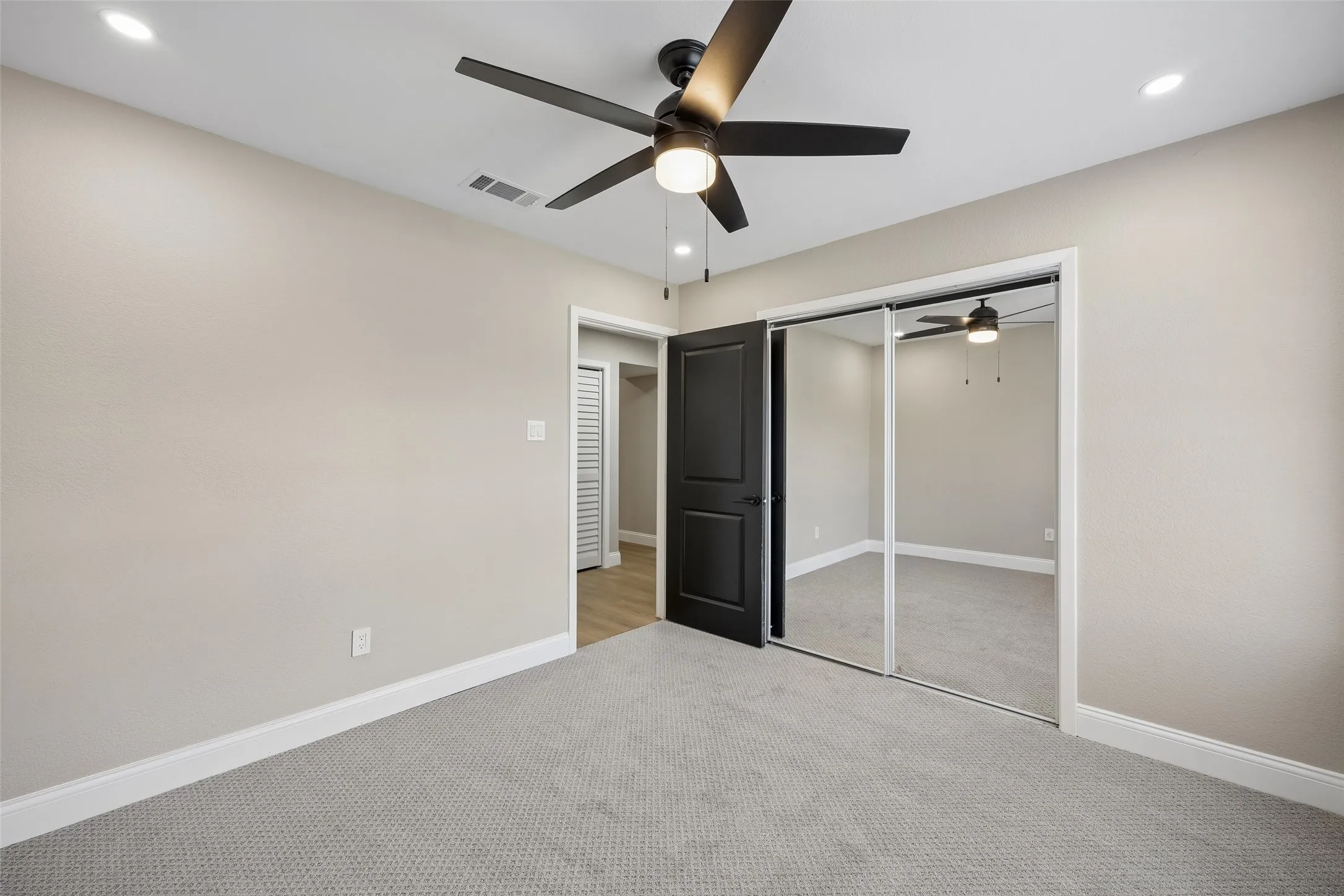 Single Family Residence For Sale in Dallas County , 1717 Palo Alto Drive, Mesquite, Texas 75150, 3 Bedroom, 2 Bathroom, 2 Garage spaces, 1,899 Sqft, built in 1989, mls#21401300, Real Estate Agent in Mesquite, Homes For Sale in Dallas county, Homes For Sale in Mesquite, Realtor in Mesquite Texas, Real Estate Brokerage Independent Realty Texas, Luminita Cordes Realtor