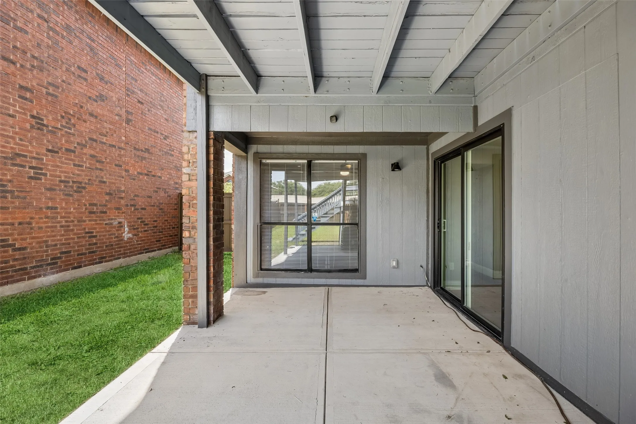 Single Family Residence For Sale in Dallas County , 1717 Palo Alto Drive, Mesquite, Texas 75150, 3 Bedroom, 2 Bathroom, 2 Garage spaces, 1,899 Sqft, built in 1989, mls#21401300, Real Estate Agent in Mesquite, Homes For Sale in Dallas county, Homes For Sale in Mesquite, Realtor in Mesquite Texas, Real Estate Brokerage Independent Realty Texas, Luminita Cordes Realtor