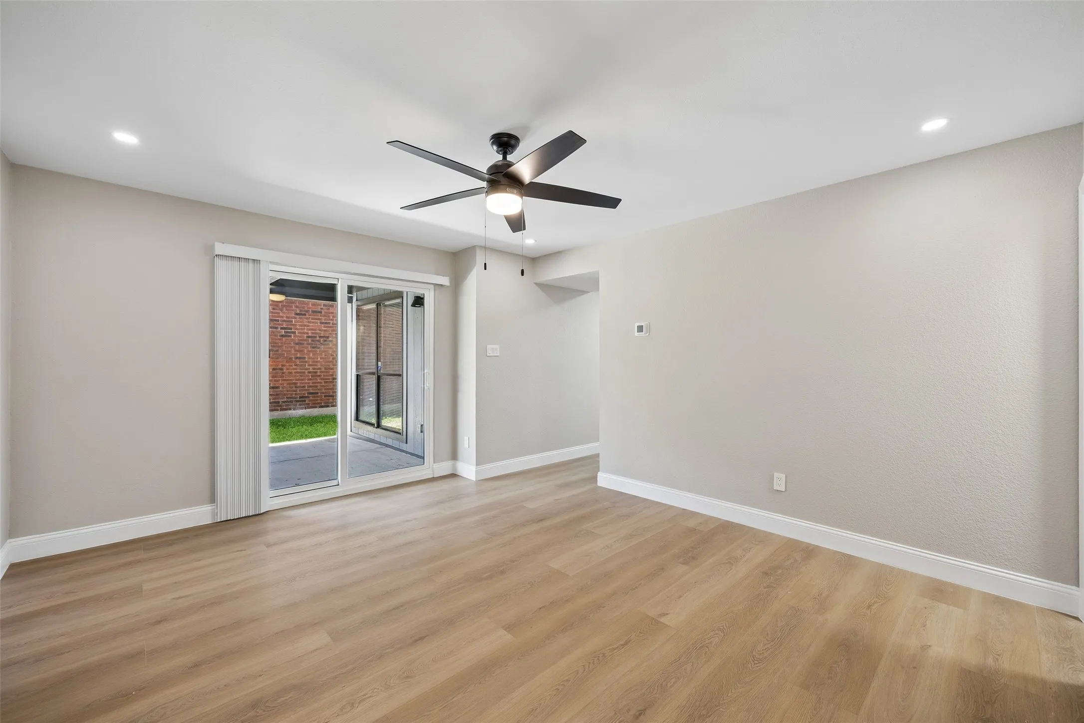 Single Family Residence For Sale in Dallas County , 1717 Palo Alto Drive, Mesquite, Texas 75150, 3 Bedroom, 2 Bathroom, 2 Garage spaces, 1,899 Sqft, built in 1989, mls#21401300, Real Estate Agent in Mesquite, Homes For Sale in Dallas county, Homes For Sale in Mesquite, Realtor in Mesquite Texas, Real Estate Brokerage Independent Realty Texas, Luminita Cordes Realtor
