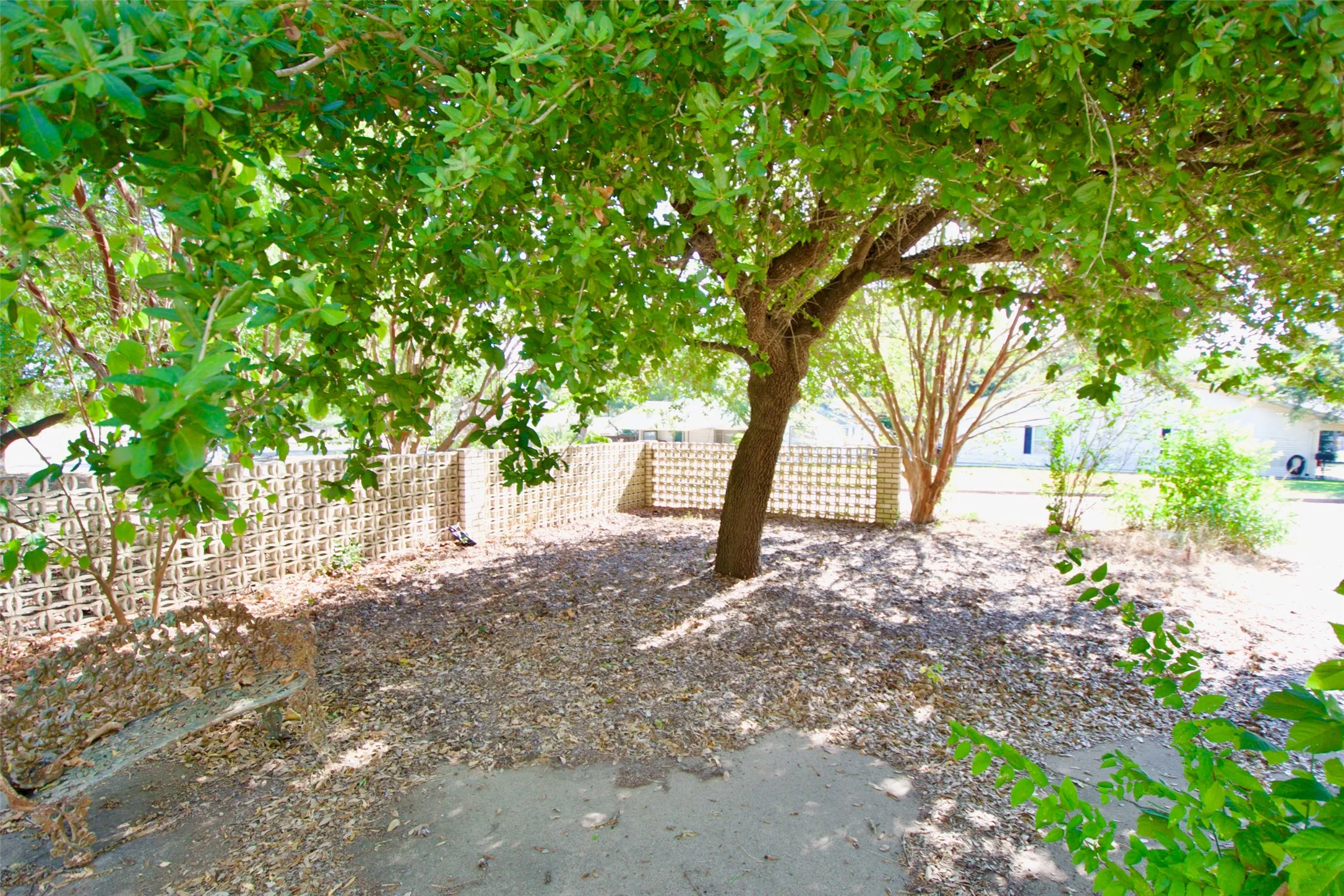 Single Family Residence For Sale in Freestone County , 819 Pecan Street, Teague, Texas 75860, 3 Bedroom, 1 Bathroom, Garage spaces, 2,798 Sqft, built in 1971, mls#21376470, Real Estate Agent in Teague, Homes For Sale in Freestone county, Homes For Sale in Teague, Realtor in Teague Texas, Real Estate Brokerage Independent Realty Texas, Luminita Cordes Realtor