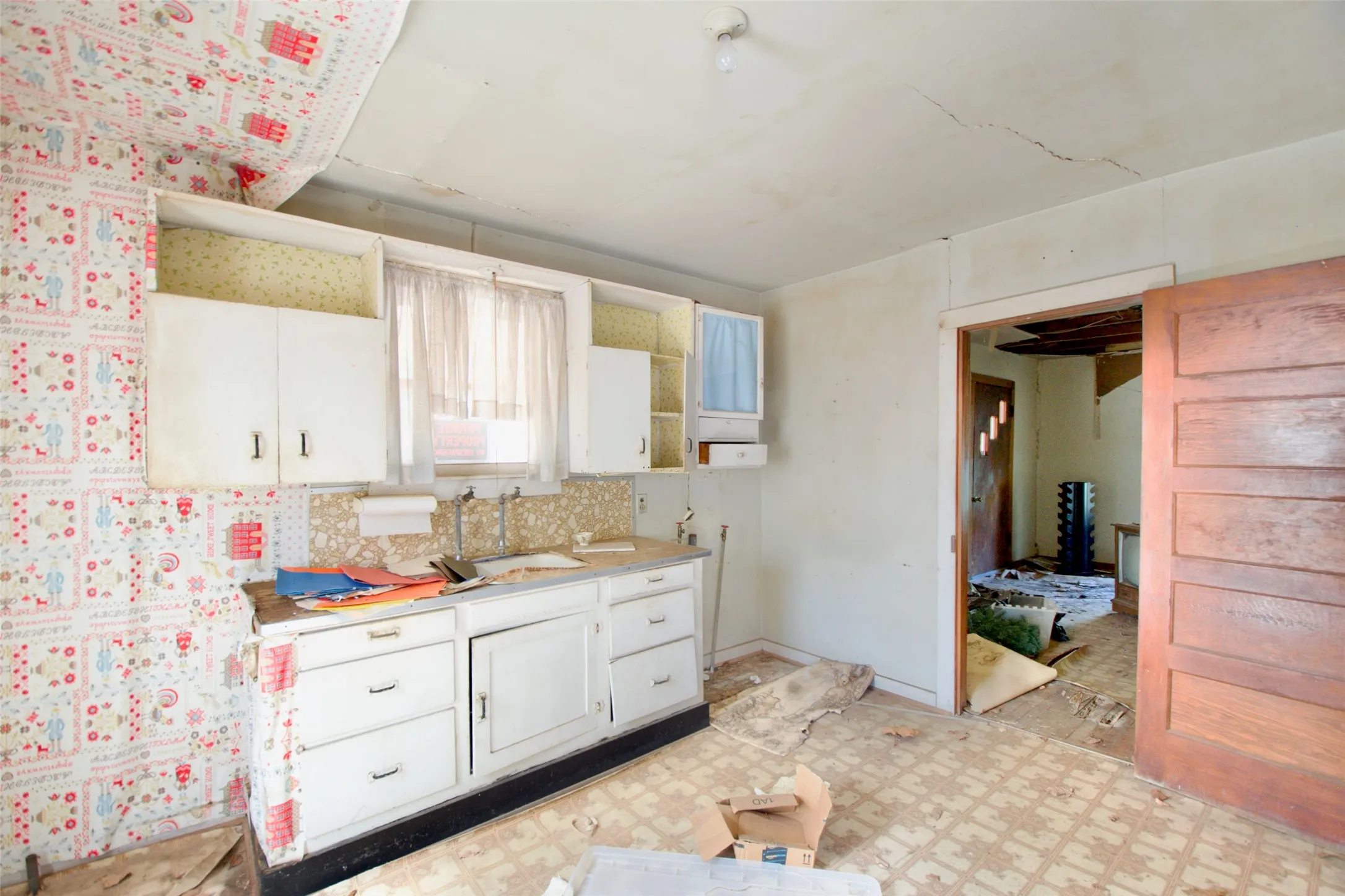 Single Family Residence For Sale in Freestone County , 819 Pecan Street, Teague, Texas 75860, 3 Bedroom, 1 Bathroom, Garage spaces, 2,798 Sqft, built in 1971, mls#21376470, Real Estate Agent in Teague, Homes For Sale in Freestone county, Homes For Sale in Teague, Realtor in Teague Texas, Real Estate Brokerage Independent Realty Texas, Luminita Cordes Realtor