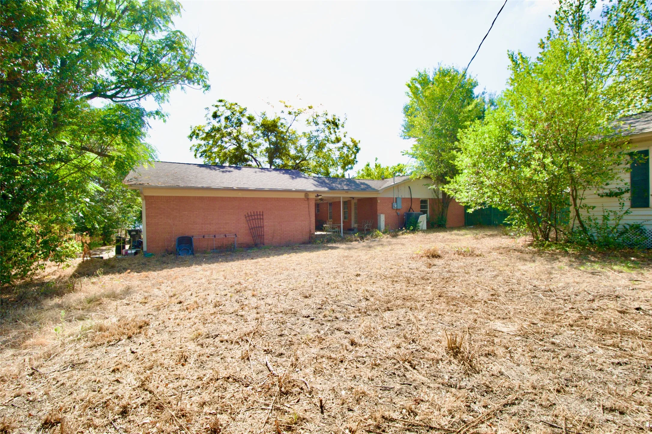 Single Family Residence For Sale in Freestone County , 819 Pecan Street, Teague, Texas 75860, 3 Bedroom, 1 Bathroom, Garage spaces, 2,798 Sqft, built in 1971, mls#21376470, Real Estate Agent in Teague, Homes For Sale in Freestone county, Homes For Sale in Teague, Realtor in Teague Texas, Real Estate Brokerage Independent Realty Texas, Luminita Cordes Realtor