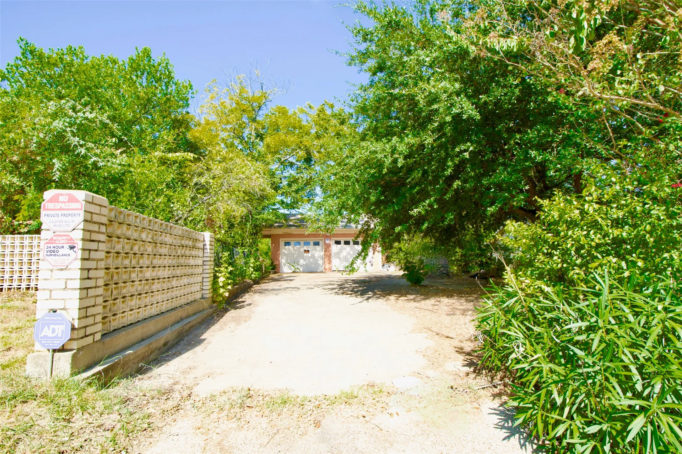 Single Family Residence For Sale in Freestone County , 819 Pecan Street, Teague, Texas 75860, 3 Bedroom, 1 Bathroom, Garage spaces, 2,798 Sqft, built in 1971, mls#21376470, Real Estate Agent in Teague, Homes For Sale in Freestone county, Homes For Sale in Teague, Realtor in Teague Texas, Real Estate Brokerage Independent Realty Texas, Luminita Cordes Realtor