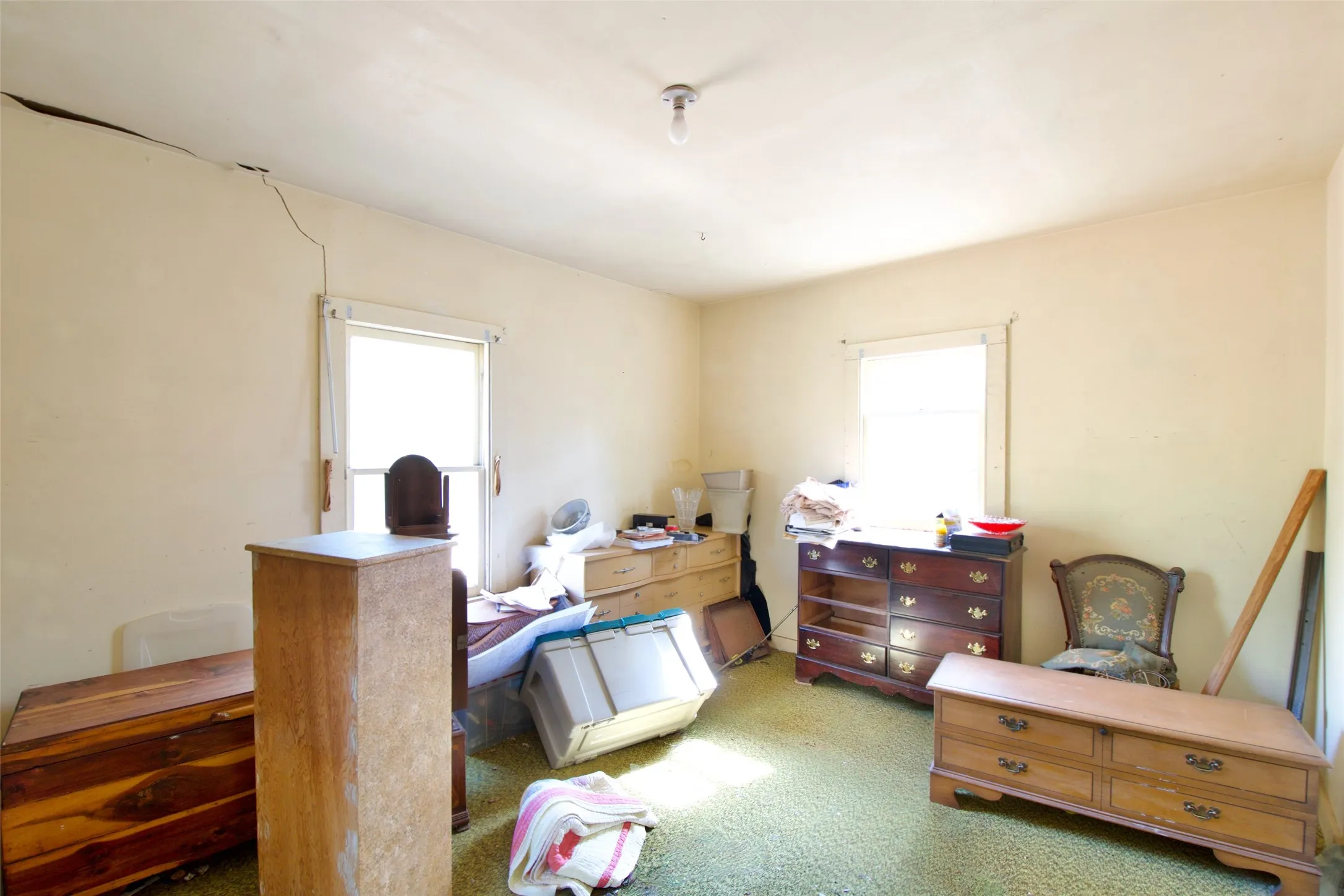 Single Family Residence For Sale in Freestone County , 819 Pecan Street, Teague, Texas 75860, 3 Bedroom, 1 Bathroom, Garage spaces, 2,798 Sqft, built in 1971, mls#21376470, Real Estate Agent in Teague, Homes For Sale in Freestone county, Homes For Sale in Teague, Realtor in Teague Texas, Real Estate Brokerage Independent Realty Texas, Luminita Cordes Realtor