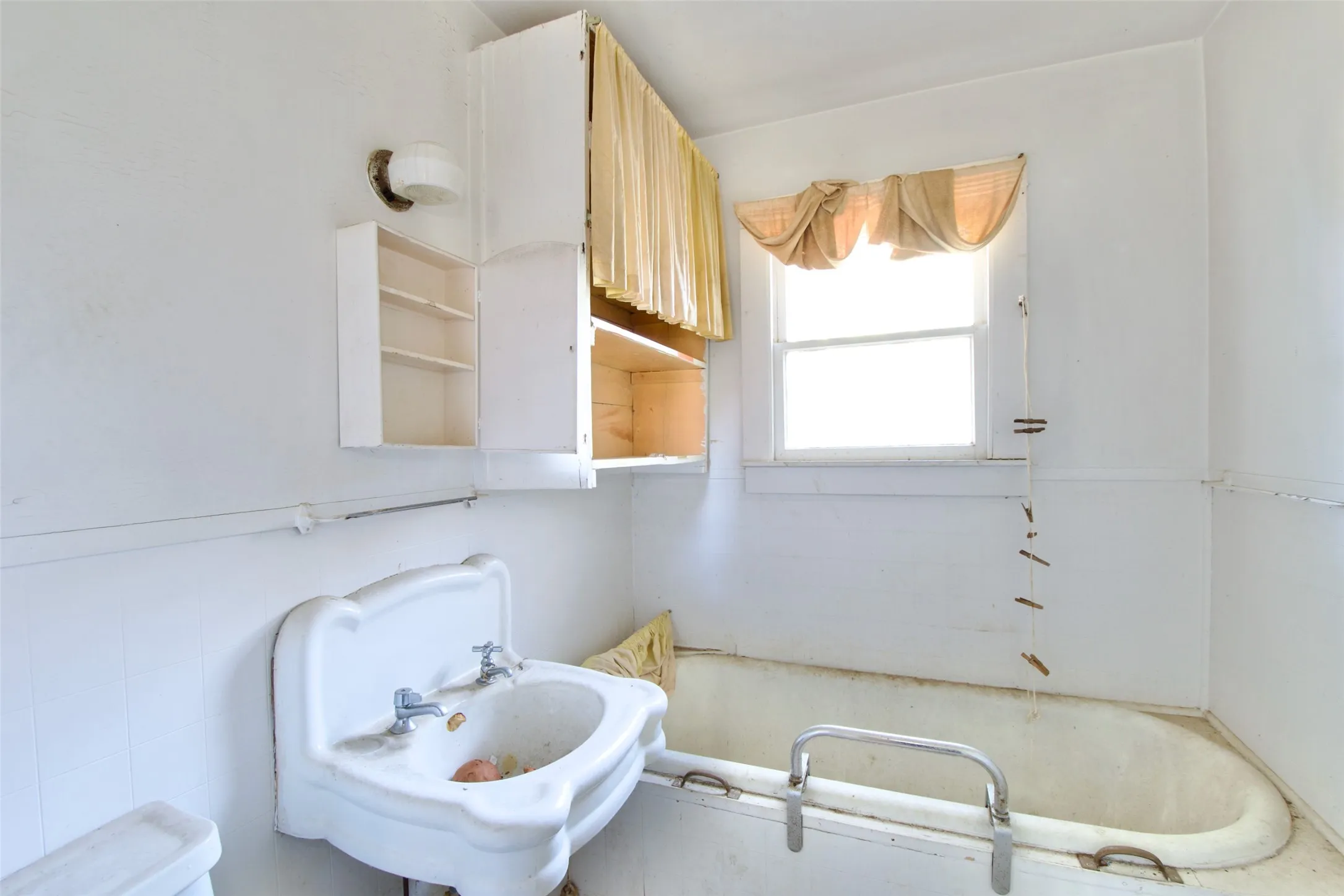 Single Family Residence For Sale in Freestone County , 819 Pecan Street, Teague, Texas 75860, 3 Bedroom, 1 Bathroom, Garage spaces, 2,798 Sqft, built in 1971, mls#21376470, Real Estate Agent in Teague, Homes For Sale in Freestone county, Homes For Sale in Teague, Realtor in Teague Texas, Real Estate Brokerage Independent Realty Texas, Luminita Cordes Realtor