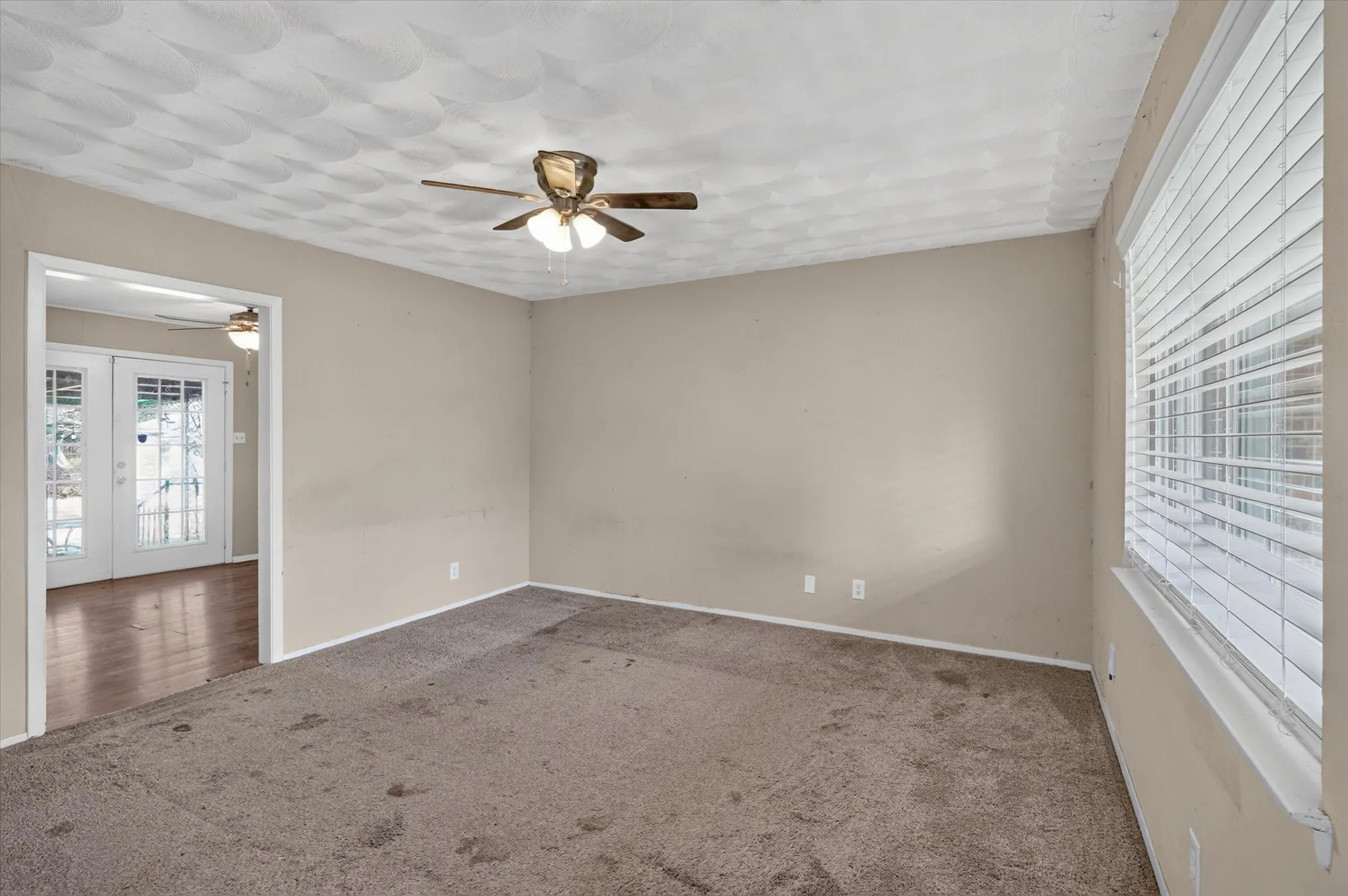 Single Family Residence For Sale in Kaufman County , 821 Circle Drive, Terrell, Texas 75160, 3 Bedroom, 2 Bathroom, Garage spaces, 1,541 Sqft, built in 1964, mls#21399916, Real Estate Agent in Terrell, Homes For Sale in Kaufman county, Homes For Sale in Terrell, Realtor in Terrell Texas, Real Estate Brokerage Independent Realty Texas, Luminita Cordes Realtor