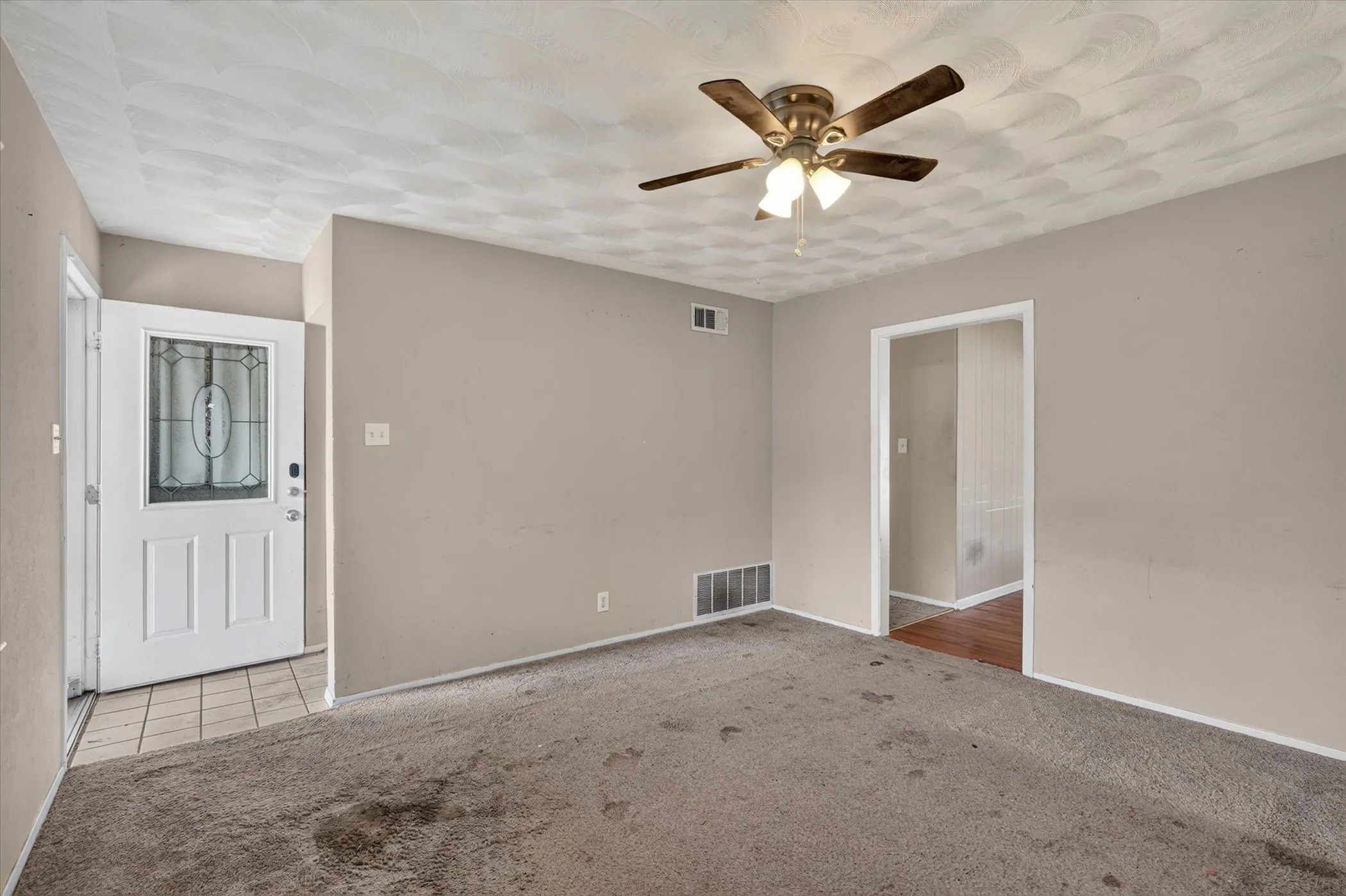 Single Family Residence For Sale in Kaufman County , 821 Circle Drive, Terrell, Texas 75160, 3 Bedroom, 2 Bathroom, Garage spaces, 1,541 Sqft, built in 1964, mls#21399916, Real Estate Agent in Terrell, Homes For Sale in Kaufman county, Homes For Sale in Terrell, Realtor in Terrell Texas, Real Estate Brokerage Independent Realty Texas, Luminita Cordes Realtor