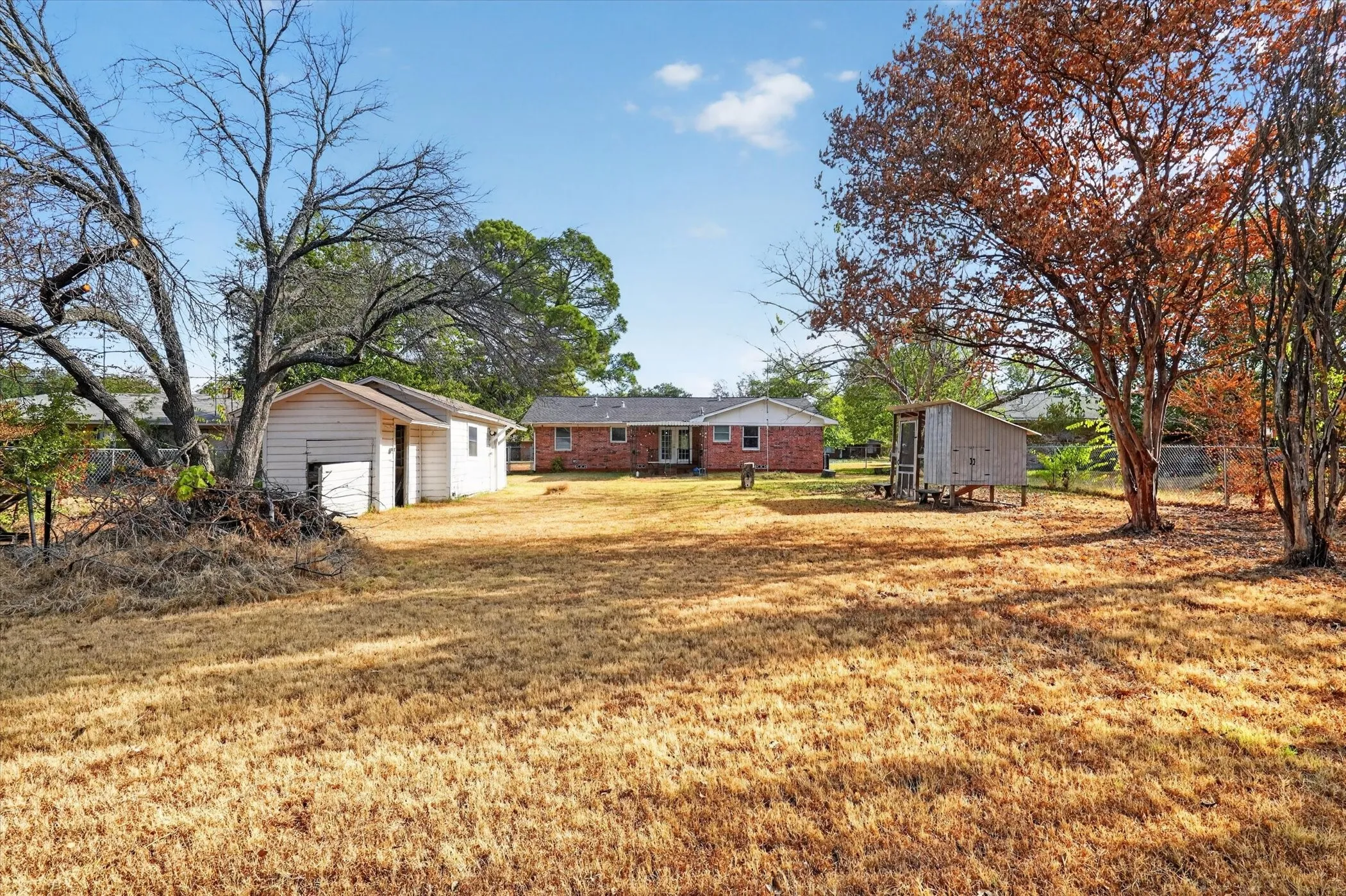 Single Family Residence For Sale in Kaufman County , 821 Circle Drive, Terrell, Texas 75160, 3 Bedroom, 2 Bathroom, Garage spaces, 1,541 Sqft, built in 1964, mls#21399916, Real Estate Agent in Terrell, Homes For Sale in Kaufman county, Homes For Sale in Terrell, Realtor in Terrell Texas, Real Estate Brokerage Independent Realty Texas, Luminita Cordes Realtor