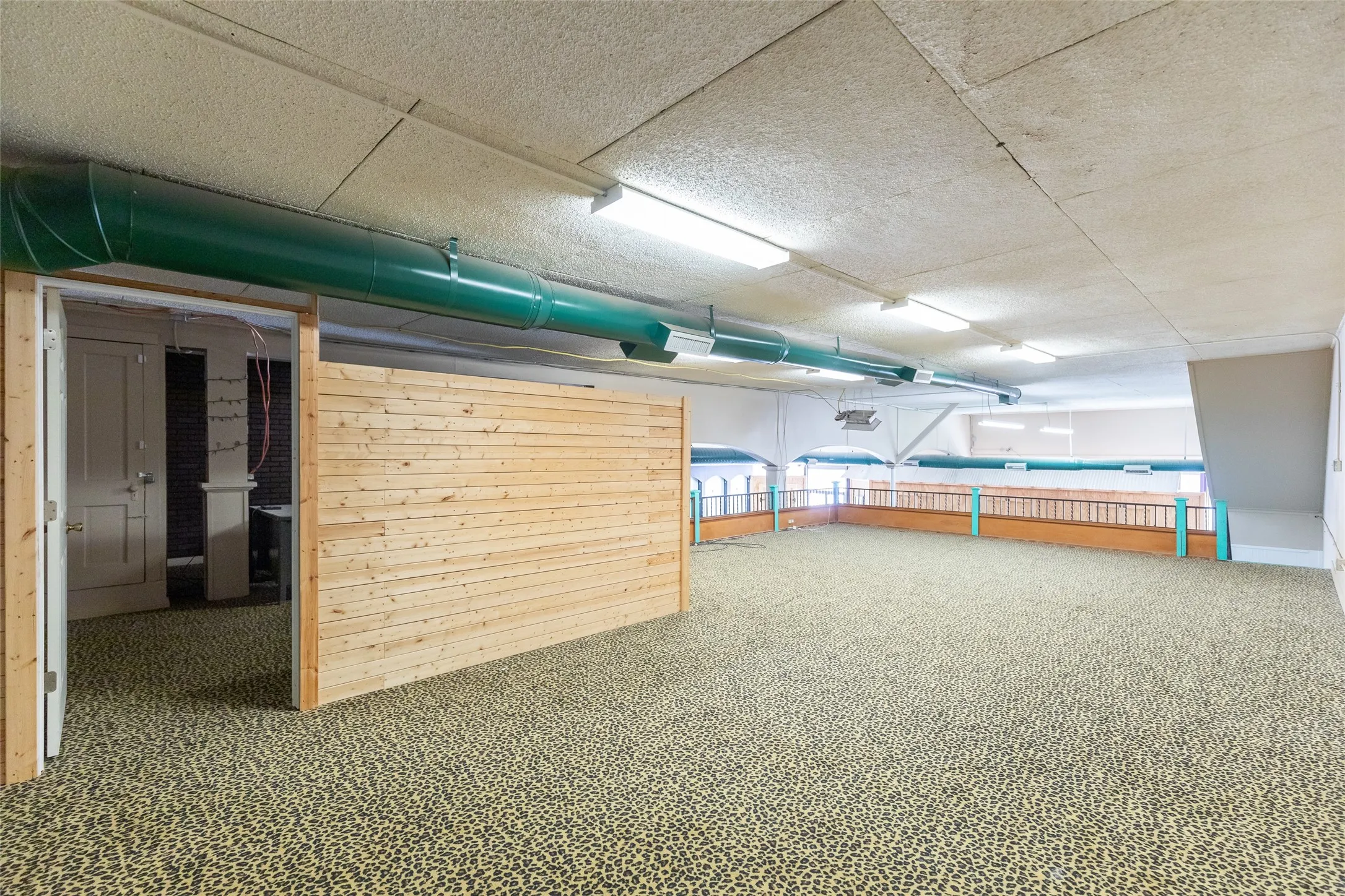 Mezzanine level