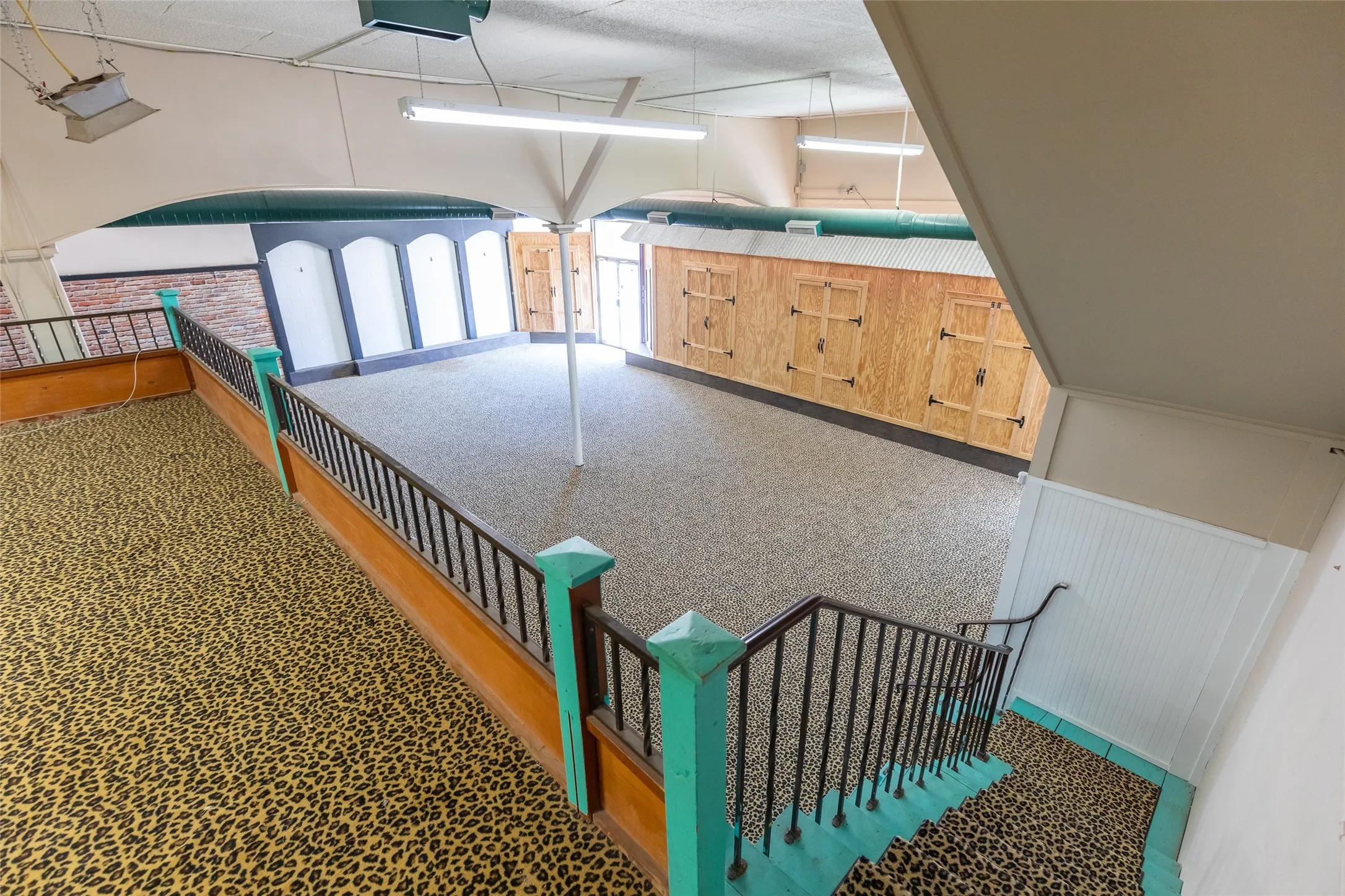Mezzanine level