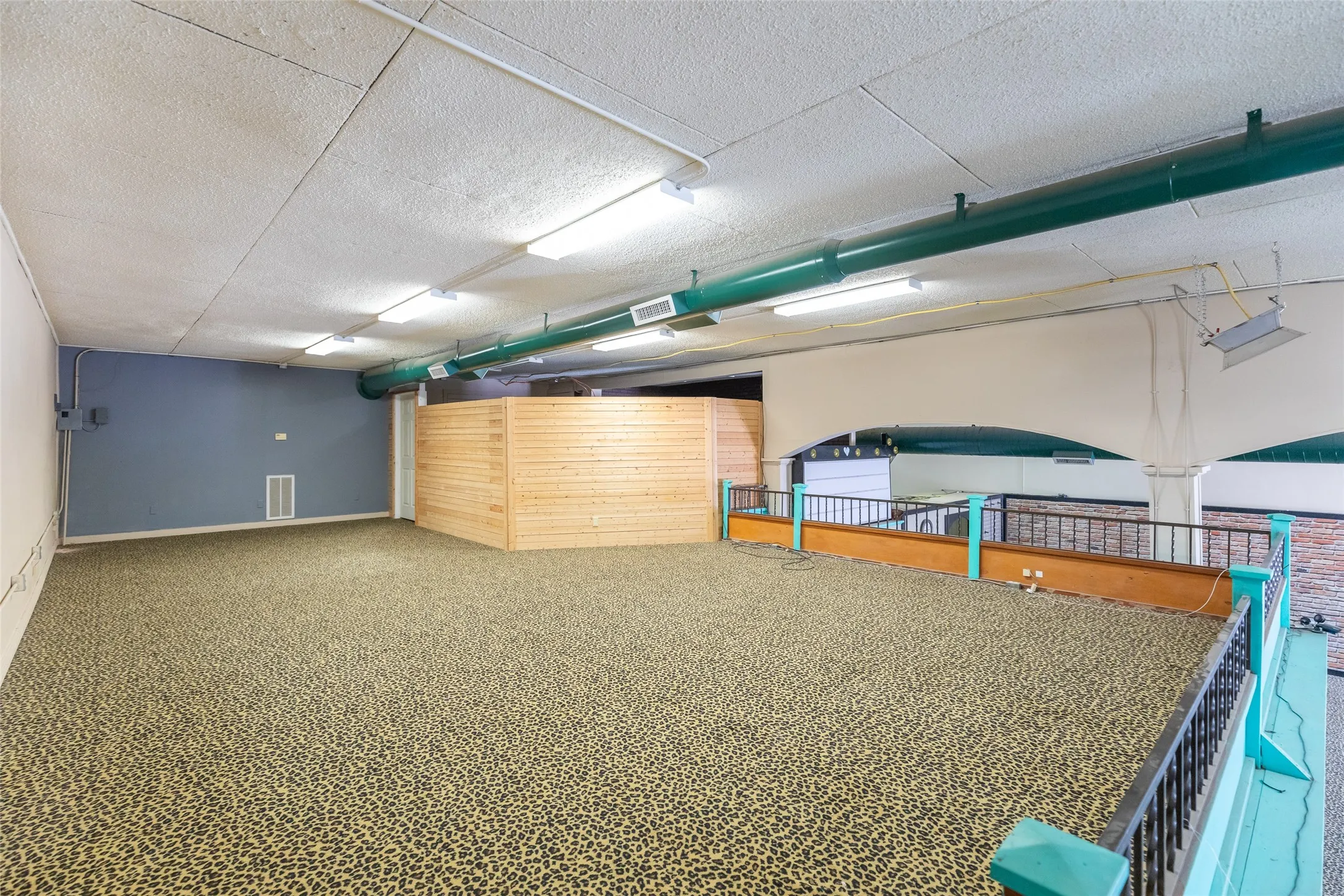 Mezzanine level