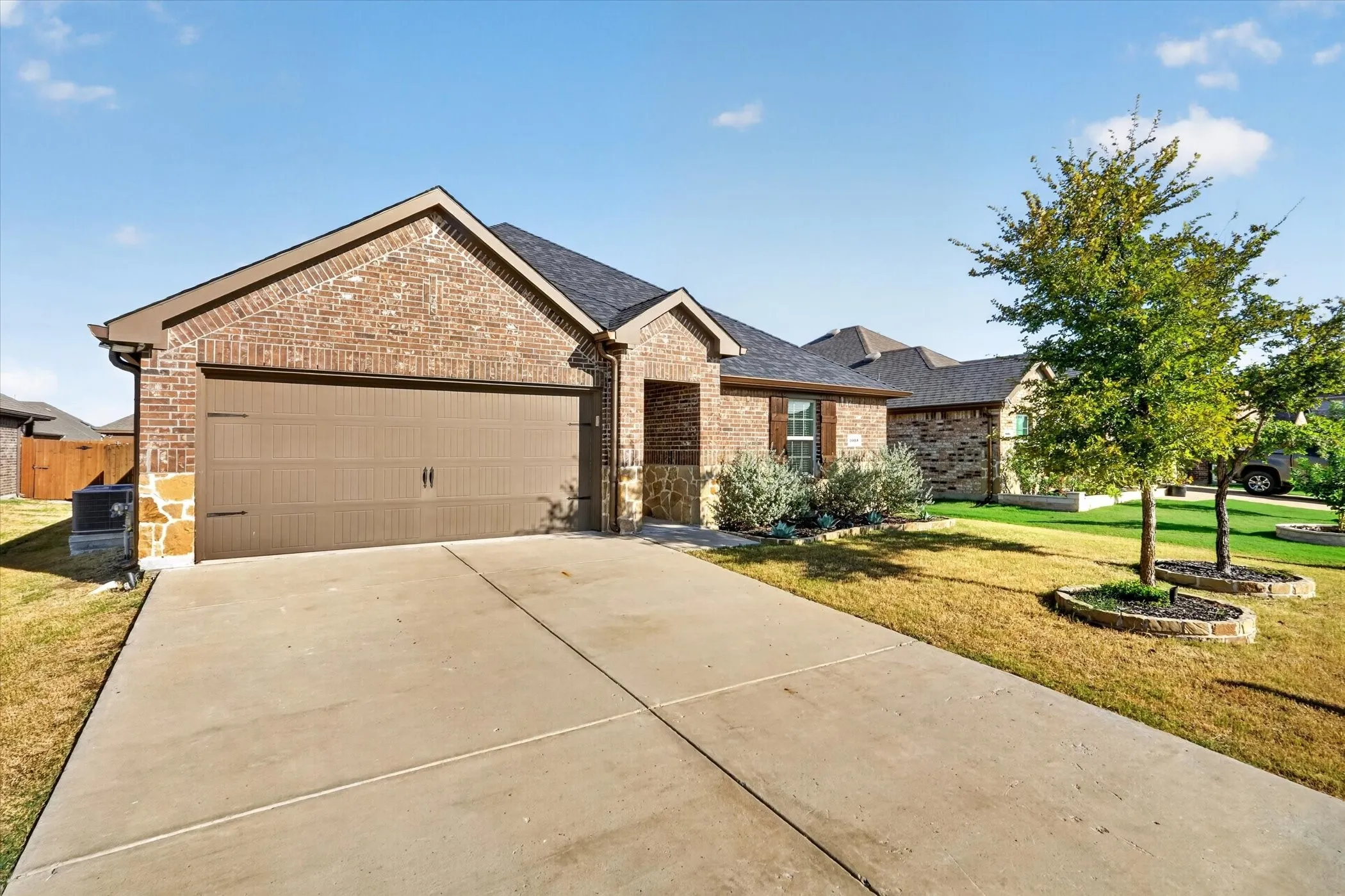 Single Family Residence For Sale in Collin County , 1003 Stage Coach Lane, Princeton, Texas 75407, 3 Bedroom, 2 Bathroom, 2 Garage spaces, 1,454 Sqft, built in 2020, mls#21396198, Real Estate Agent in Princeton, Homes For Sale in Collin county, Homes For Sale in Princeton, Realtor in Princeton Texas, Real Estate Brokerage Independent Realty Texas, Luminita Cordes Realtor