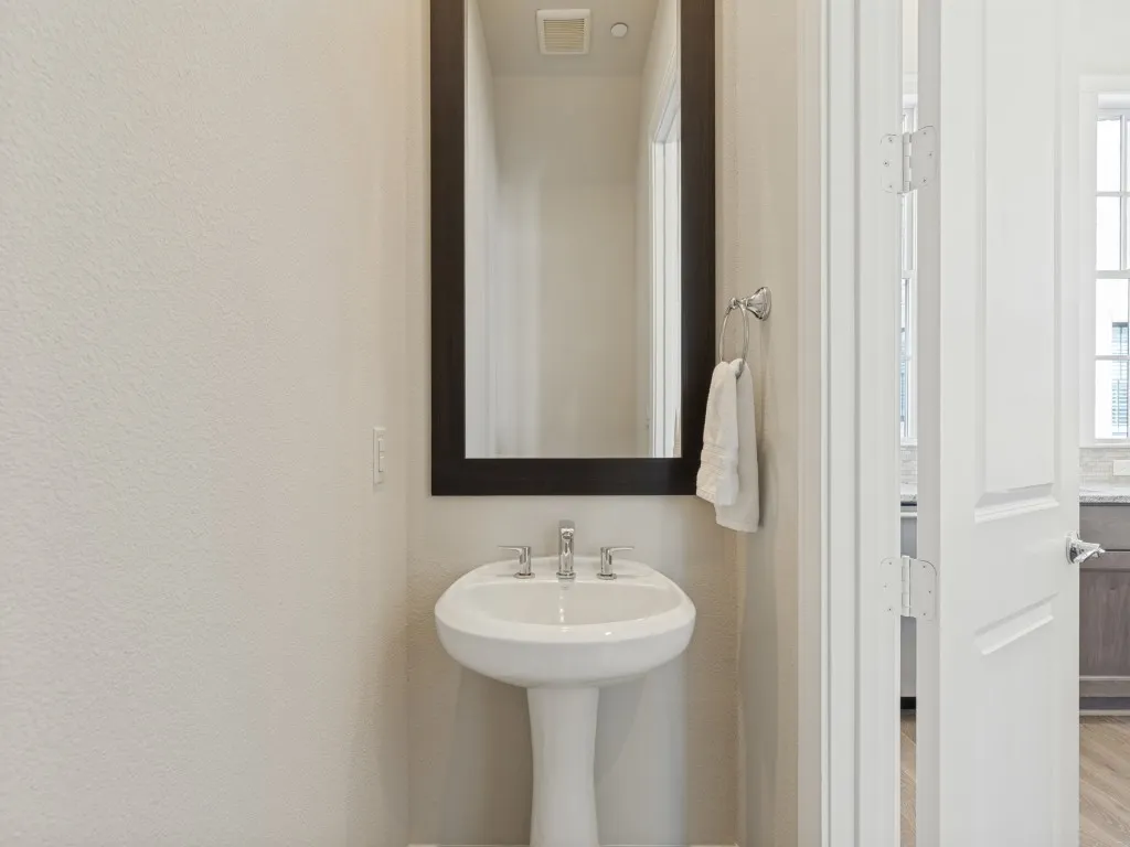 Townhouse For Sale in Dallas County , 4110 Runyon Road, Addison, Texas 75001, 2 Bedroom, 3 Bathroom, 2 Garage spaces, 1,382 Sqft, built in 2018, mls#21399219, Real Estate Agent in Addison, Homes For Sale in Dallas county, Homes For Sale in Addison, Realtor in Addison Texas, Real Estate Brokerage Independent Realty Texas, Luminita Cordes Realtor